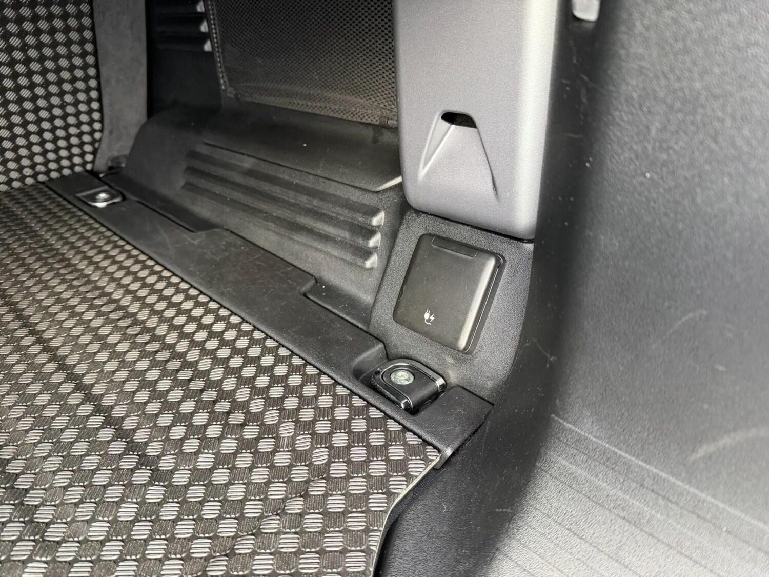 Used Land Rover Defender 2020 for sale - 77575196: Photo 37