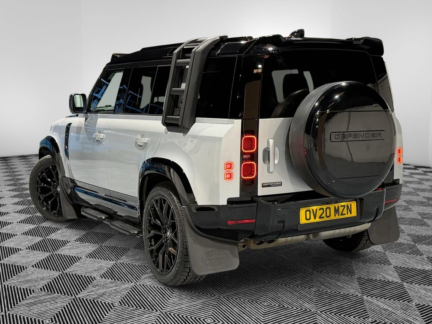 Used Land Rover Defender 2020 for sale - 77575196: Photo 6