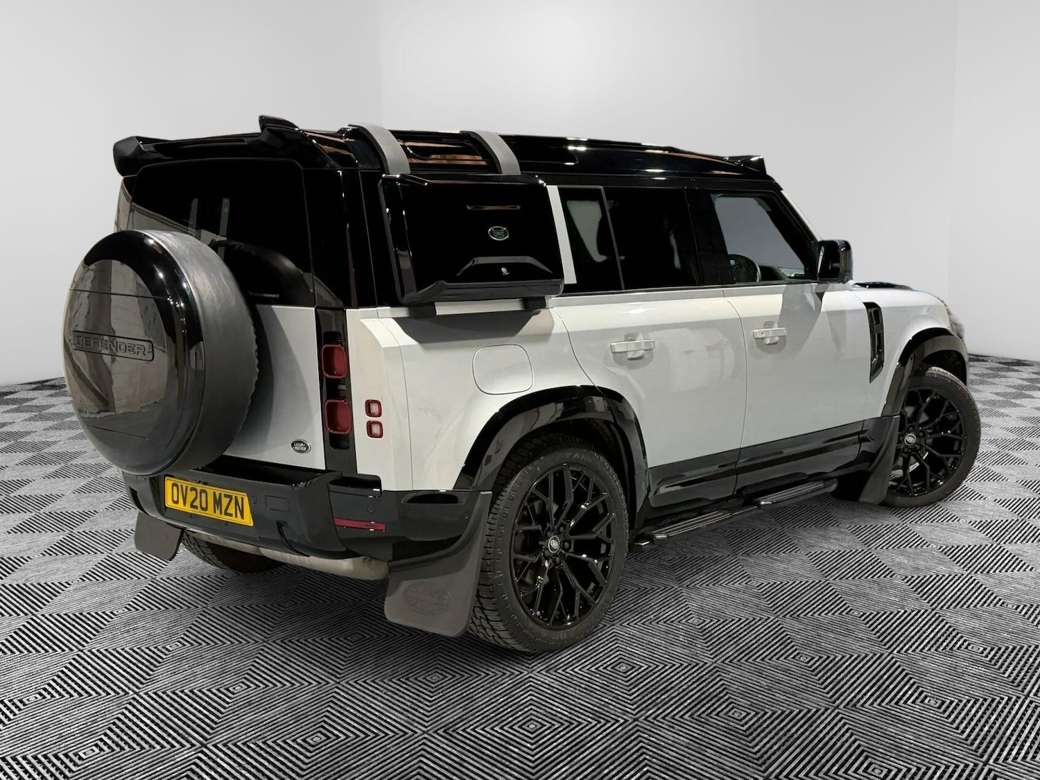 Used Land Rover Defender 2020 for sale - 77575196: Photo 8