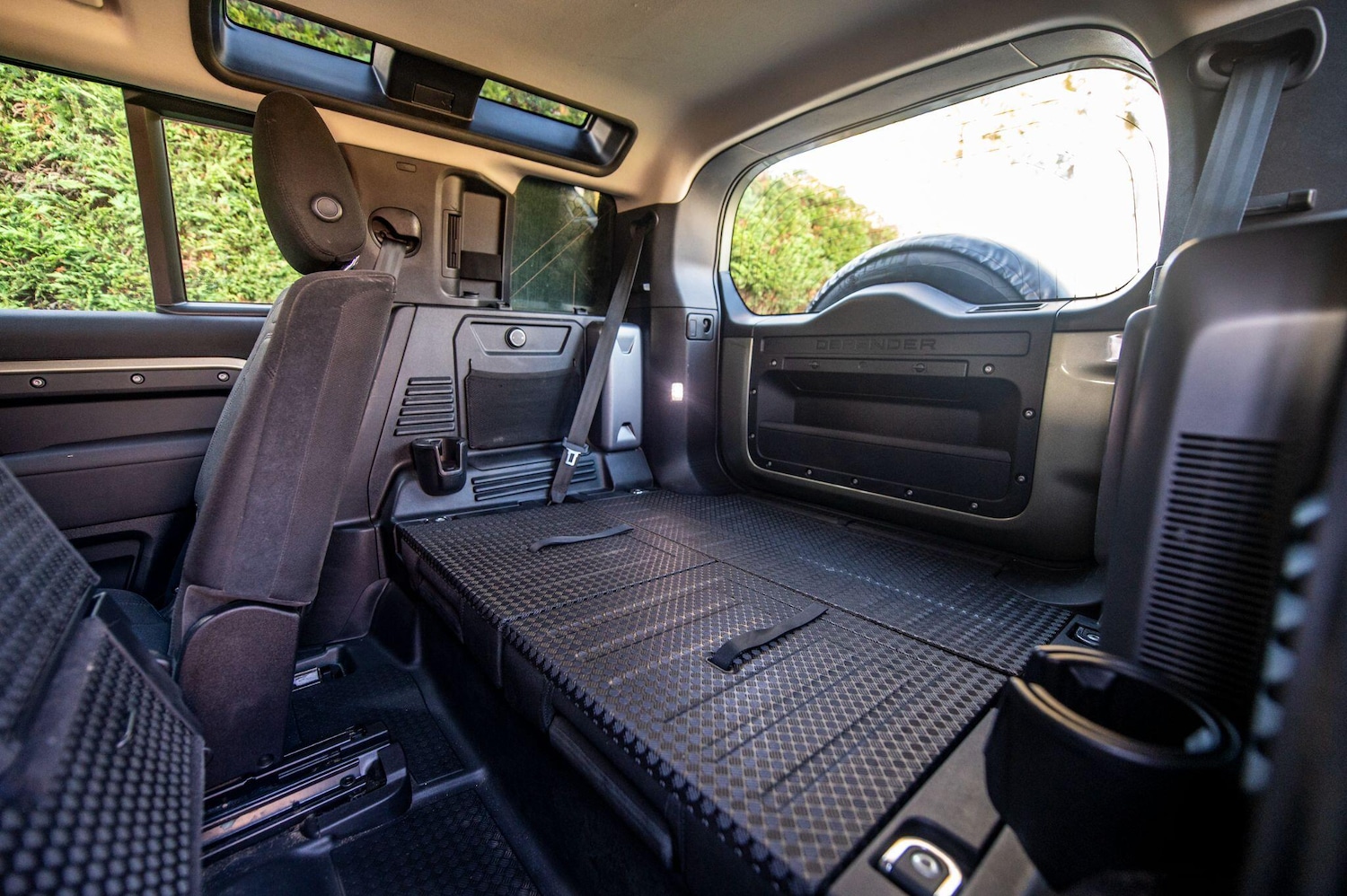 Used Land Rover Defender 110 for sale - 76476672: Photo 10