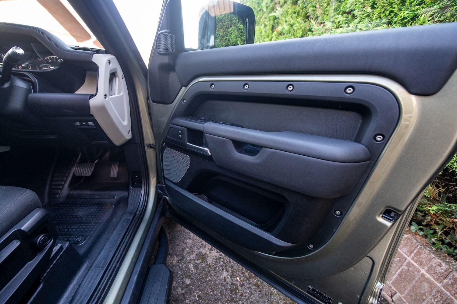 Used Land Rover Defender 110 for sale - 76476672: Photo 15