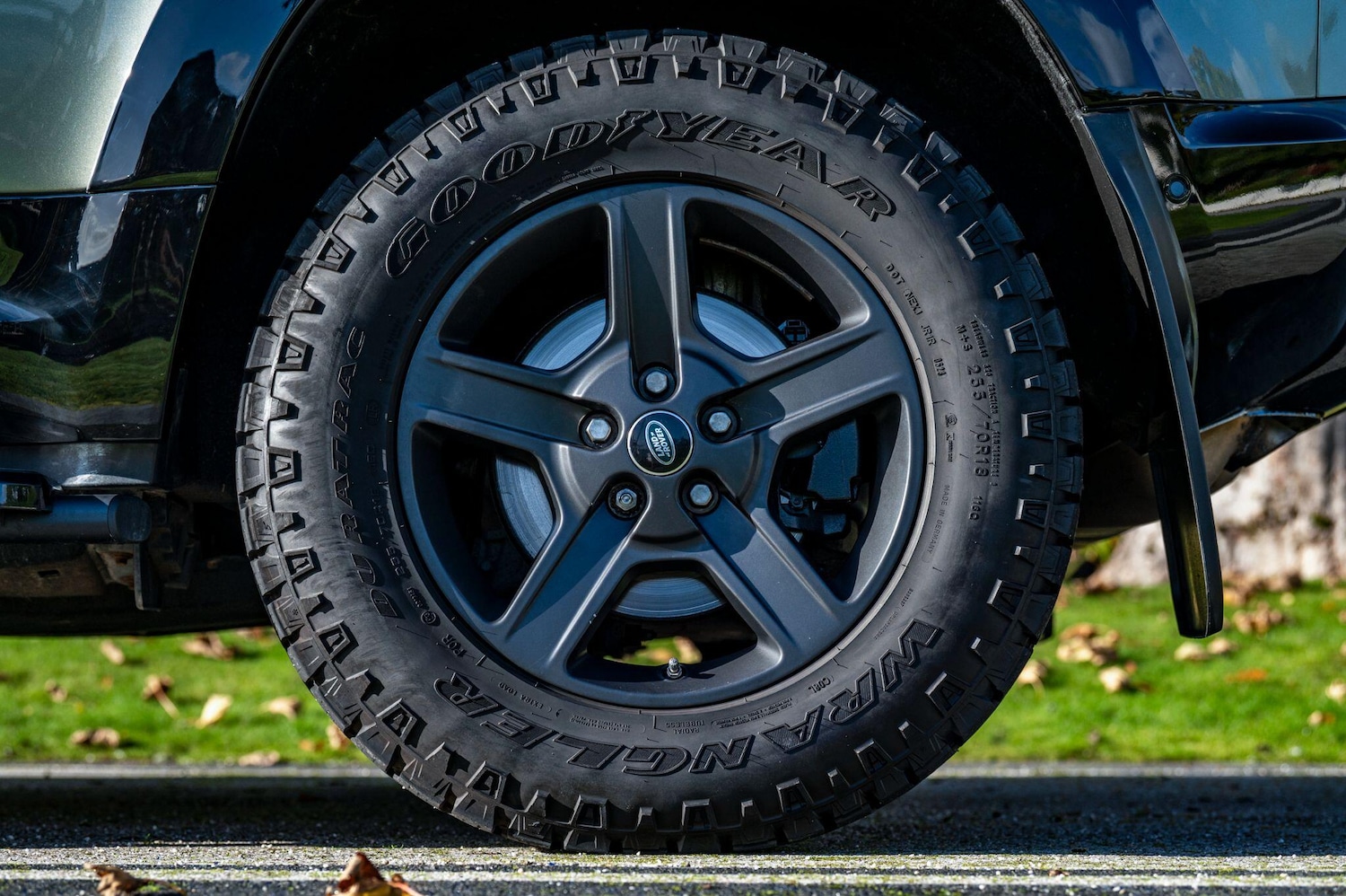 Used Land Rover Defender 110 for sale - 76476672: Photo 16