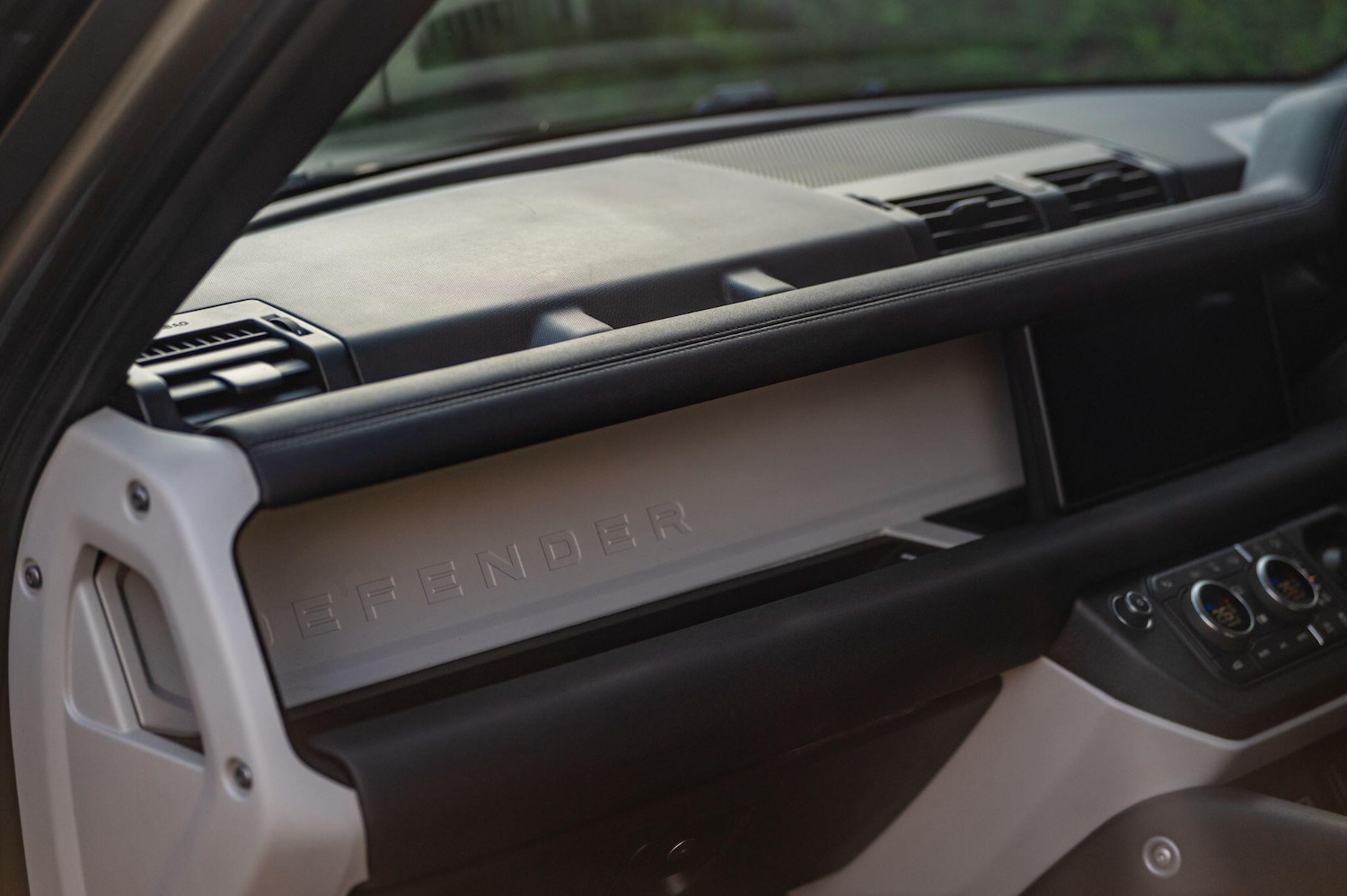 Used Land Rover Defender 110 for sale - 76476672: Photo 34