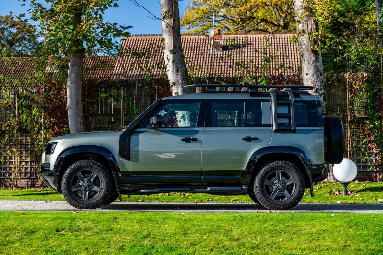 Used Land Rover Defender 110 for sale - 76476672: Photo 5