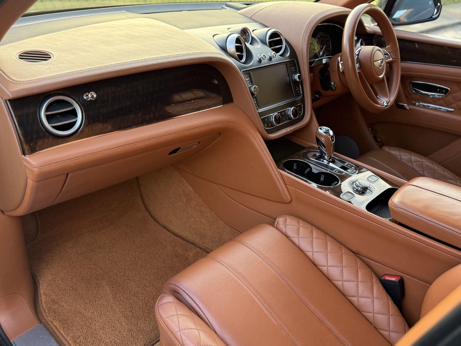 Used Bentley Bentayga 2017 for sale - 76572527: Photo 14