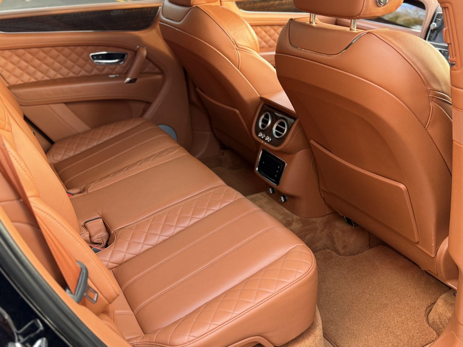 Used Bentley Bentayga 2017 for sale - 76572527: Photo 19