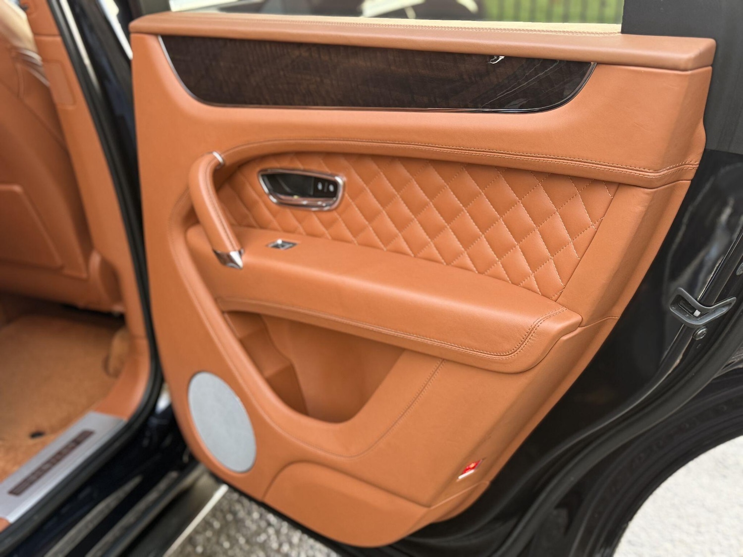 Used Bentley Bentayga 2017 for sale - 76572527: Photo 23