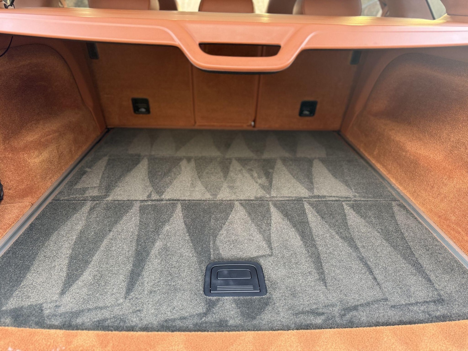 Used Bentley Bentayga 2017 for sale - 76572527: Photo 24