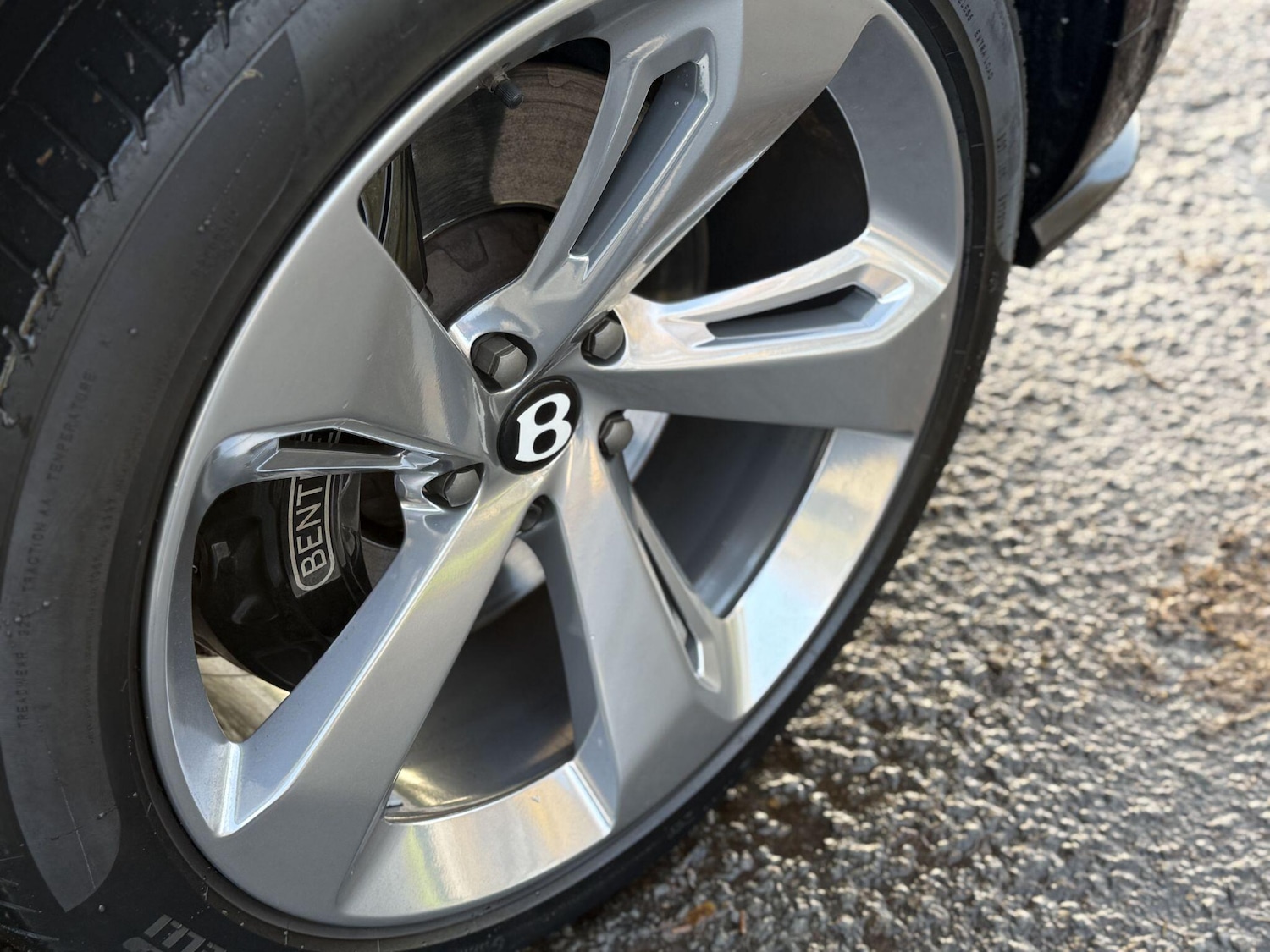 Used Bentley Bentayga 2017 for sale - 76572527: Photo 33