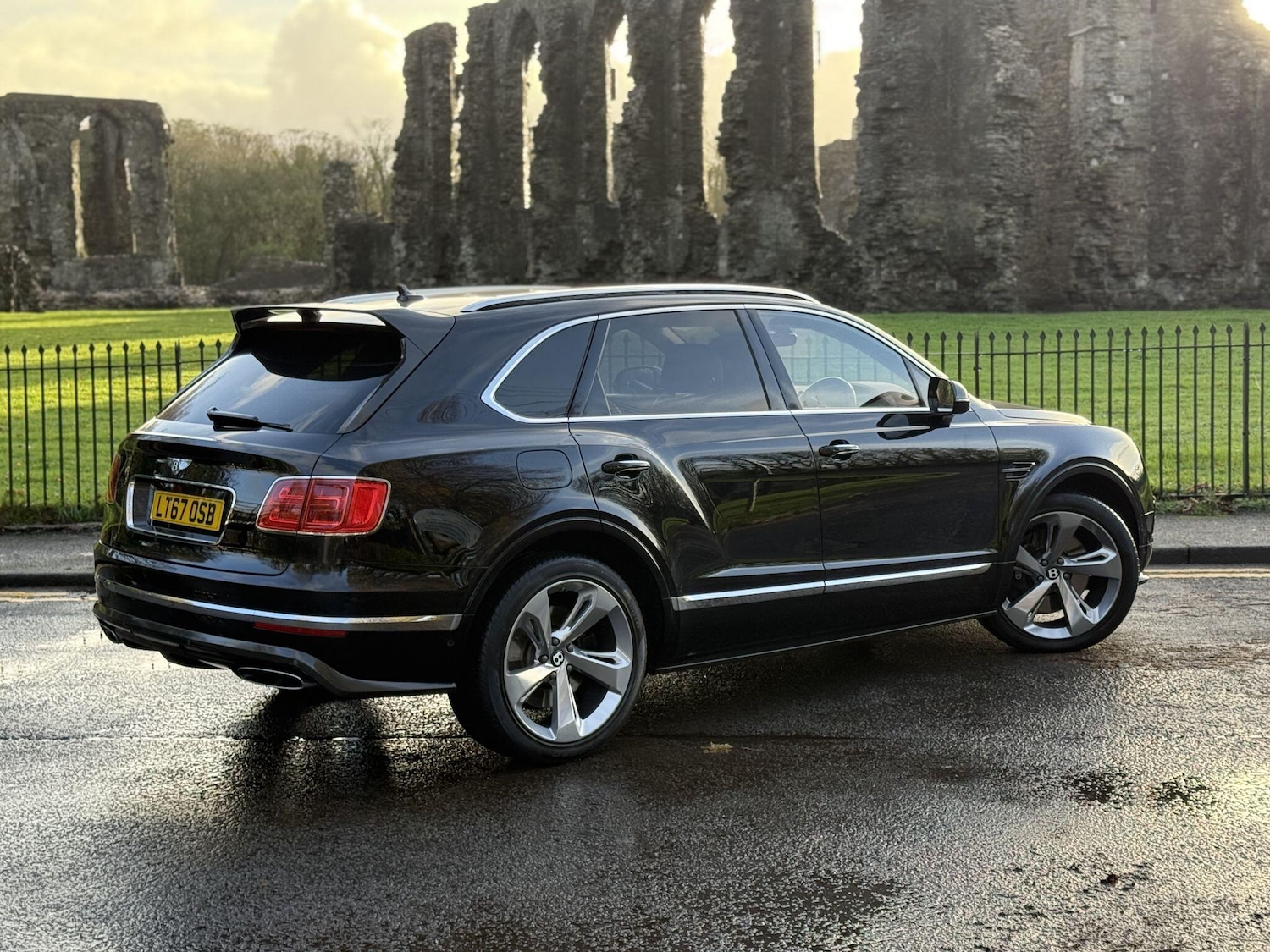 Used Bentley Bentayga 2017 for sale - 76572527: Photo 7