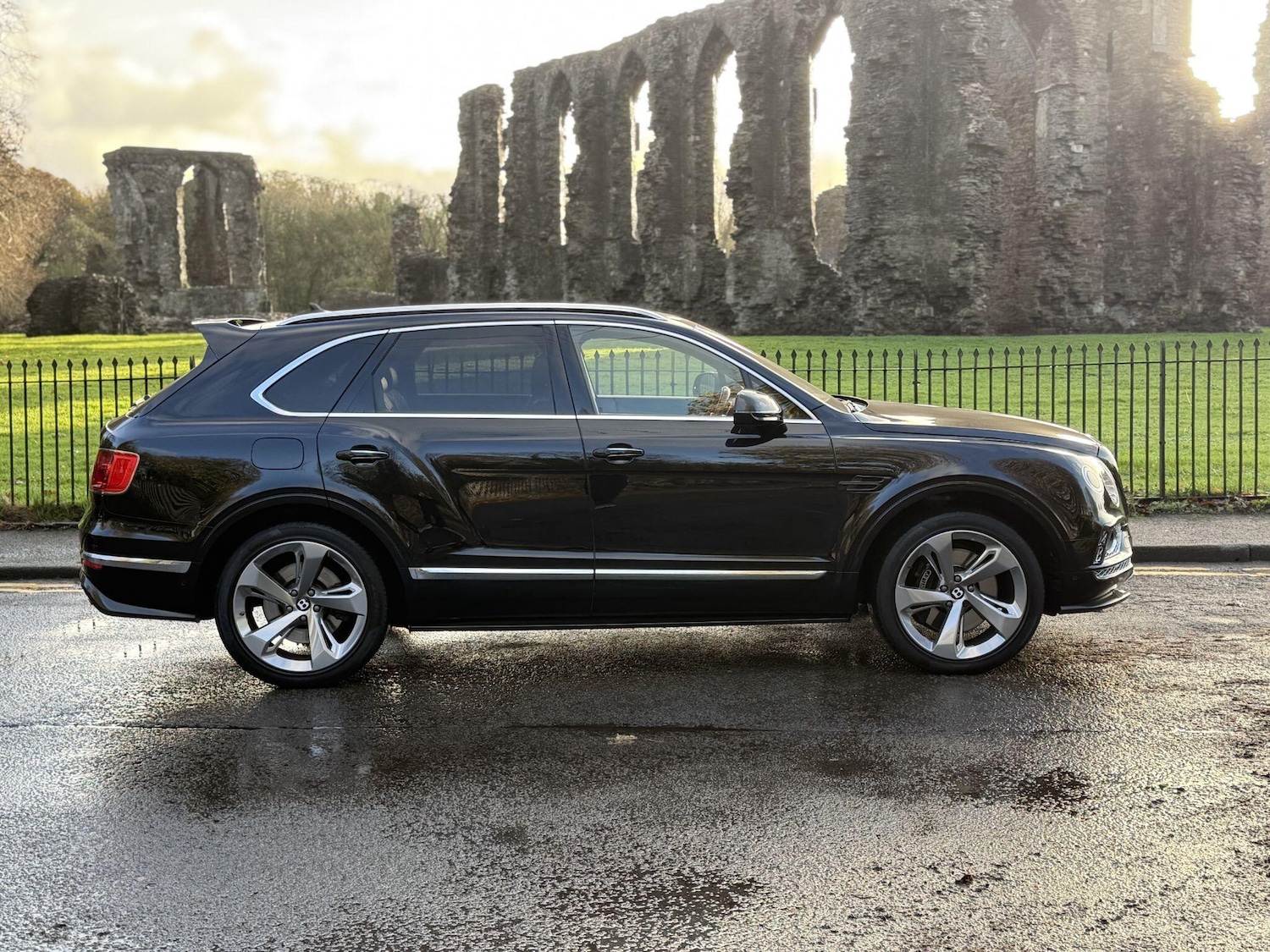 Used Bentley Bentayga 2017 for sale - 76572527: Photo 8