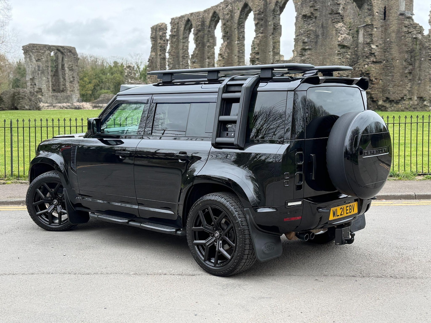 Used Land Rover Defender 2021 for sale - 78100176: Photo 5