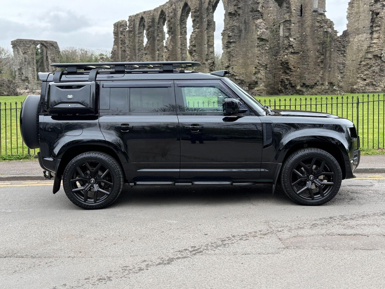 Used Land Rover Defender 2021 for sale - 78100176: Photo 8