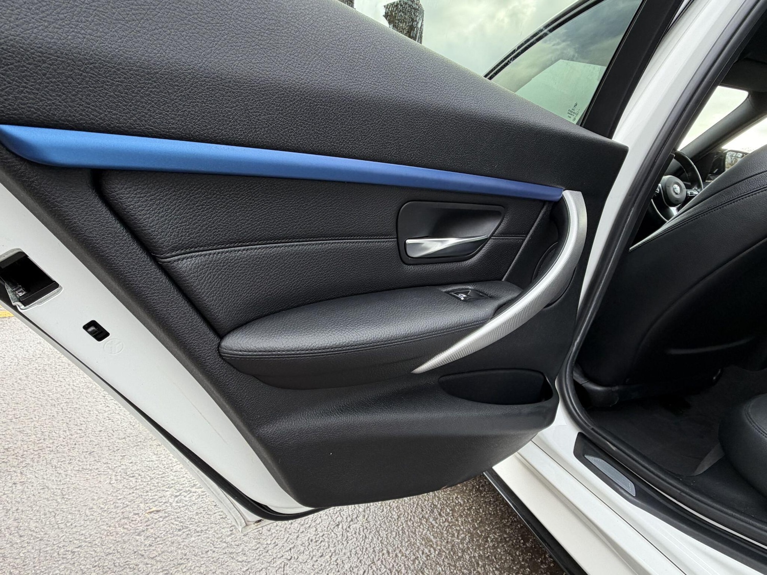 Used BMW 3 Series 2015 for sale - 77537239: Photo 21