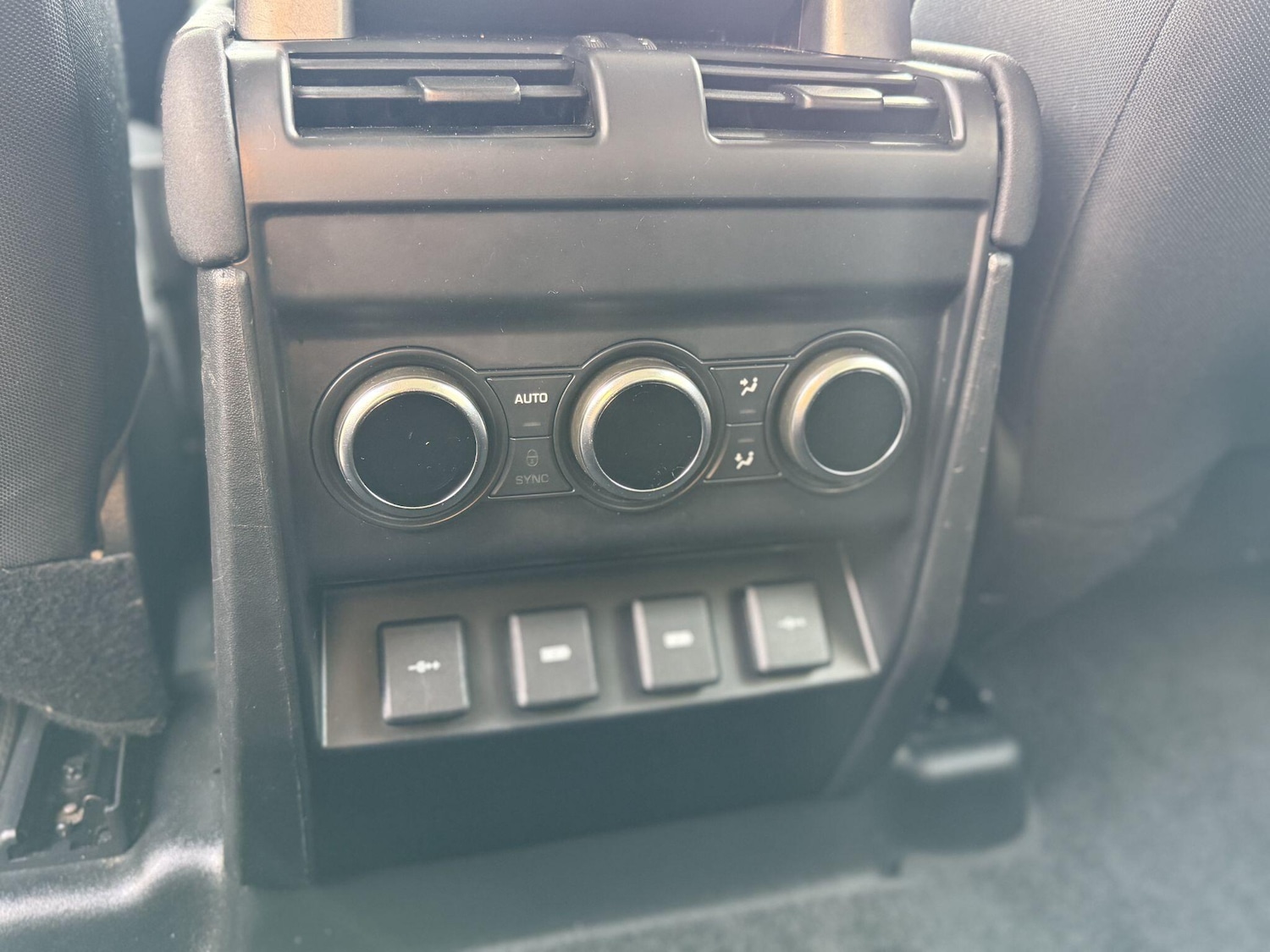 Used Land Rover Defender 2020 for sale - 76743229: Photo 34