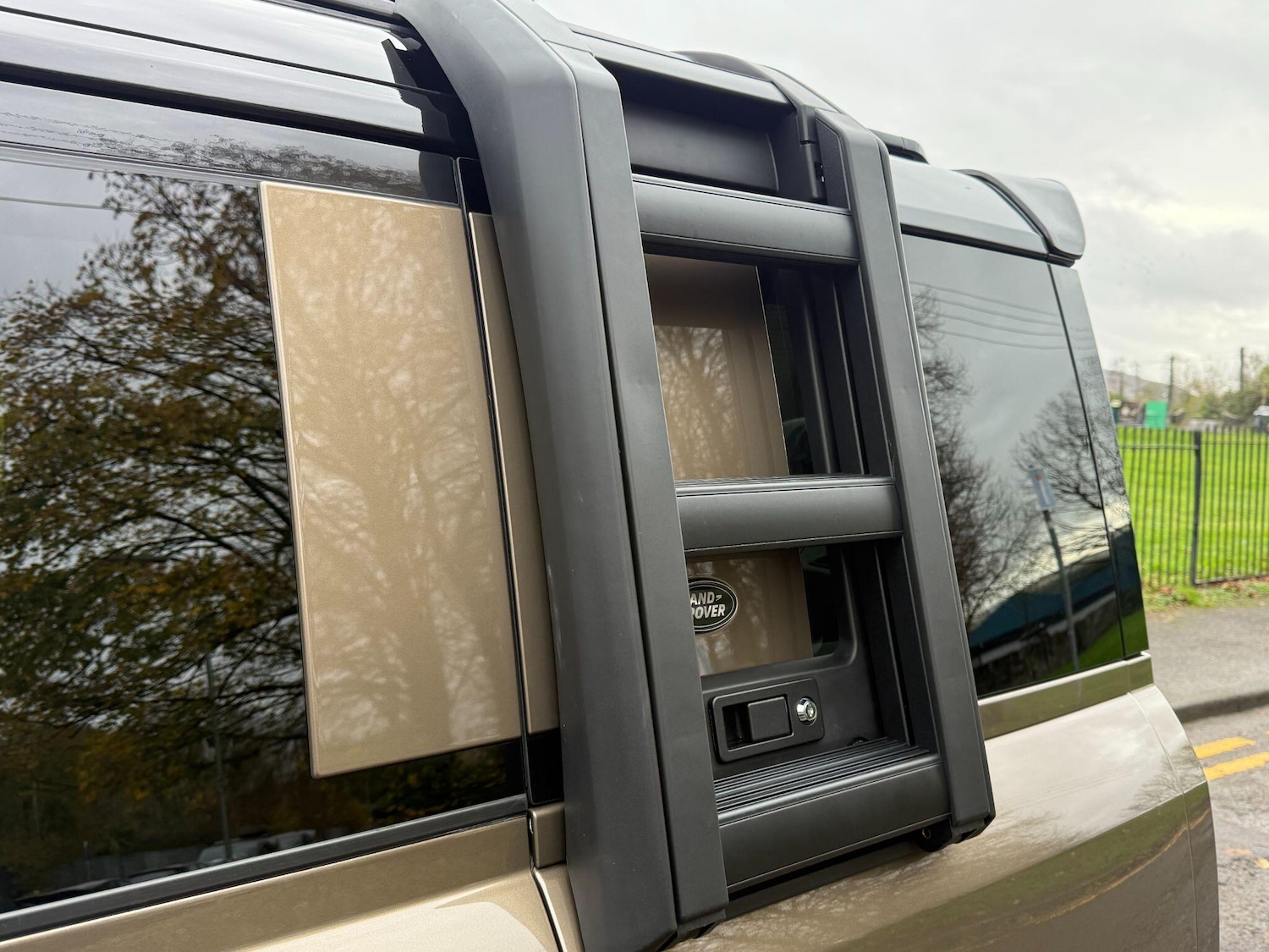 Used Land Rover Defender 2020 for sale - 76561317: Photo 18