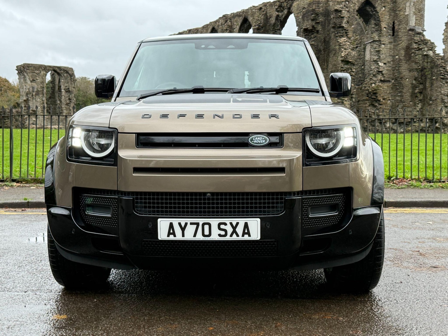 Used Land Rover Defender 2020 for sale - 76561317: Photo 2