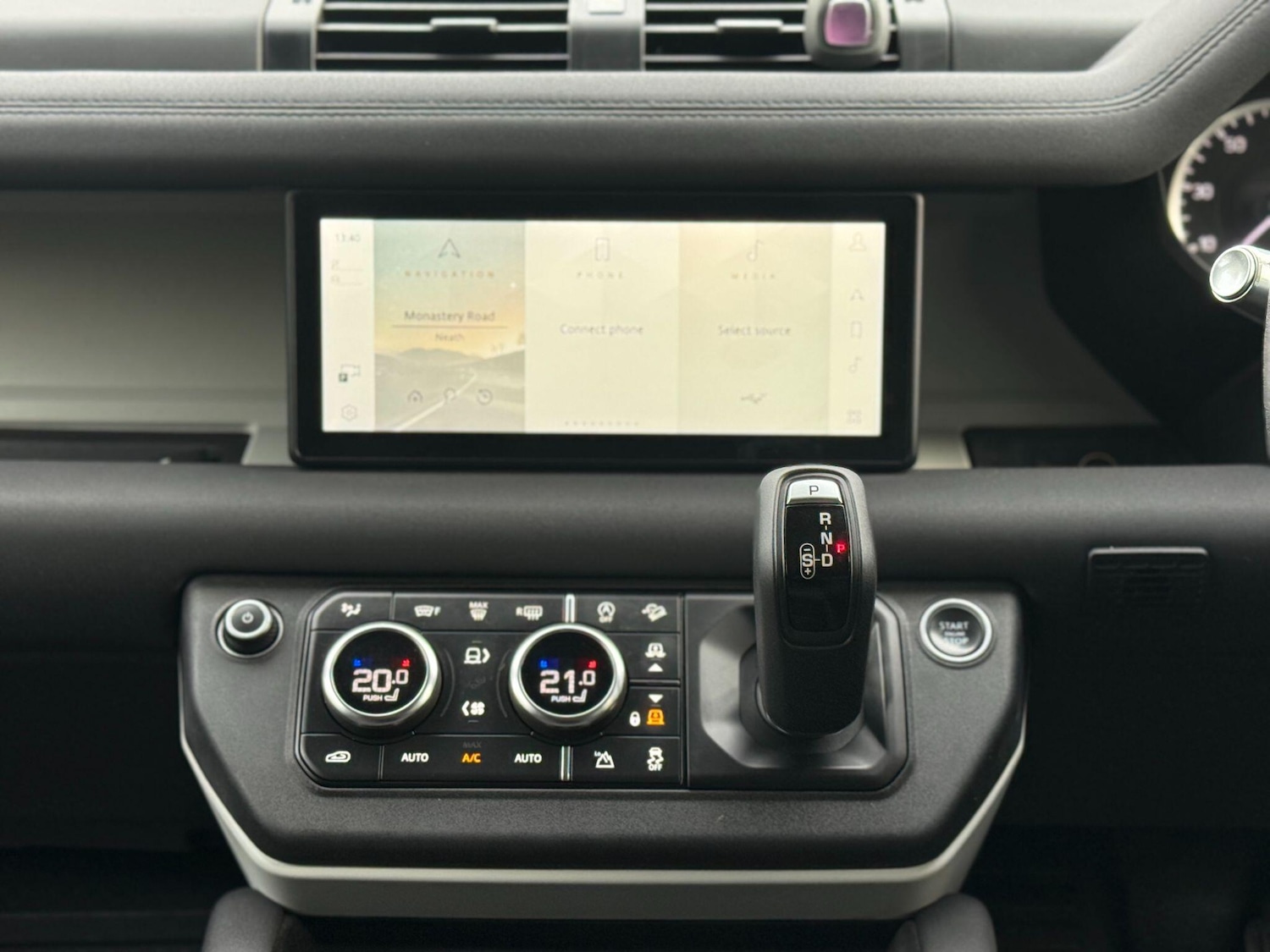 Used Land Rover Defender 2020 for sale - 76561317: Photo 25