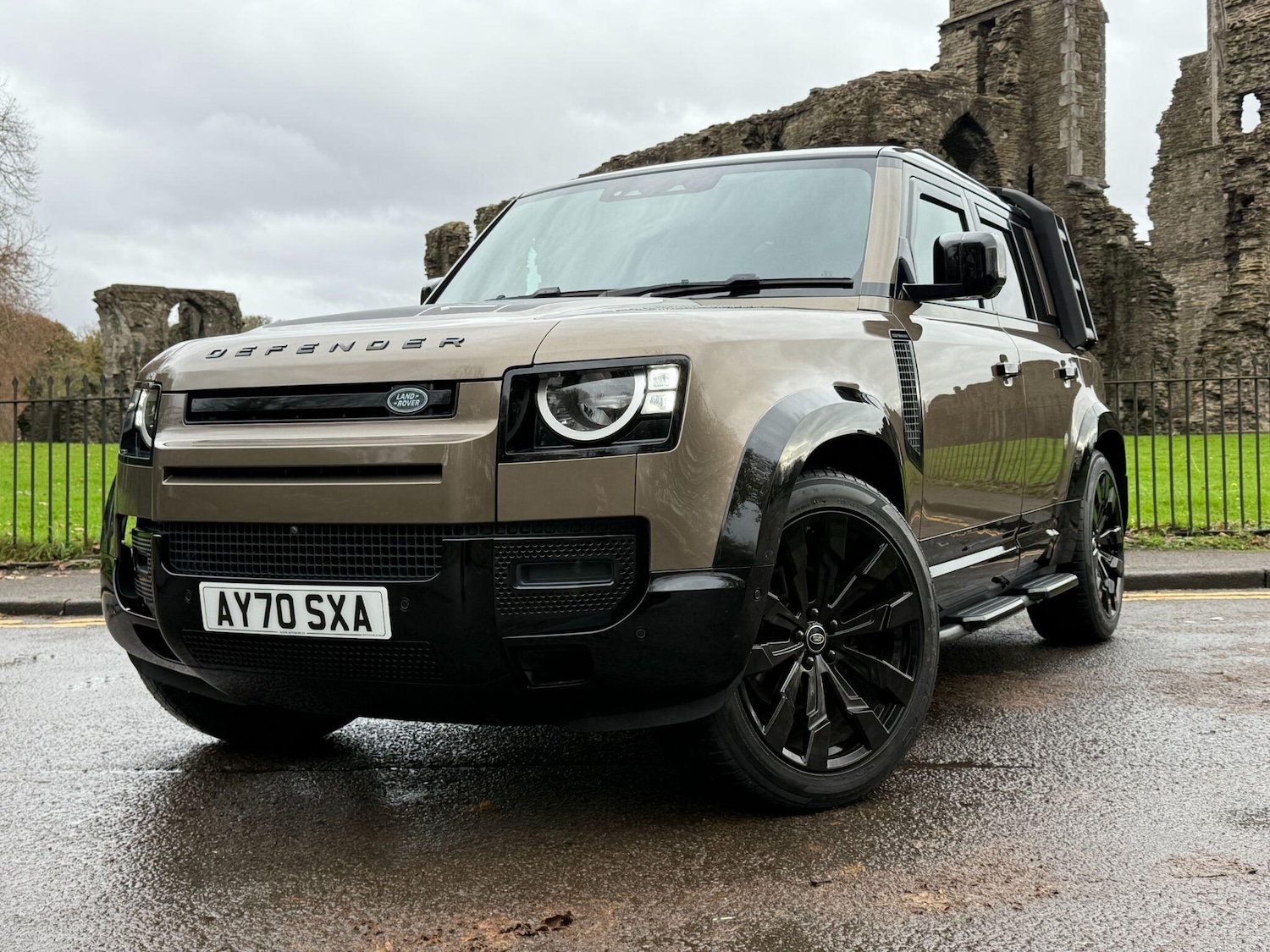 Used Land Rover Defender 2020 for sale - 76561317: Photo 3
