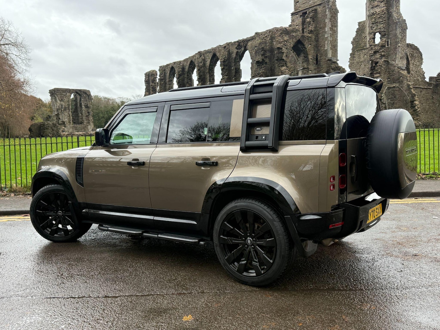 Used Land Rover Defender 2020 for sale - 76561317: Photo 6