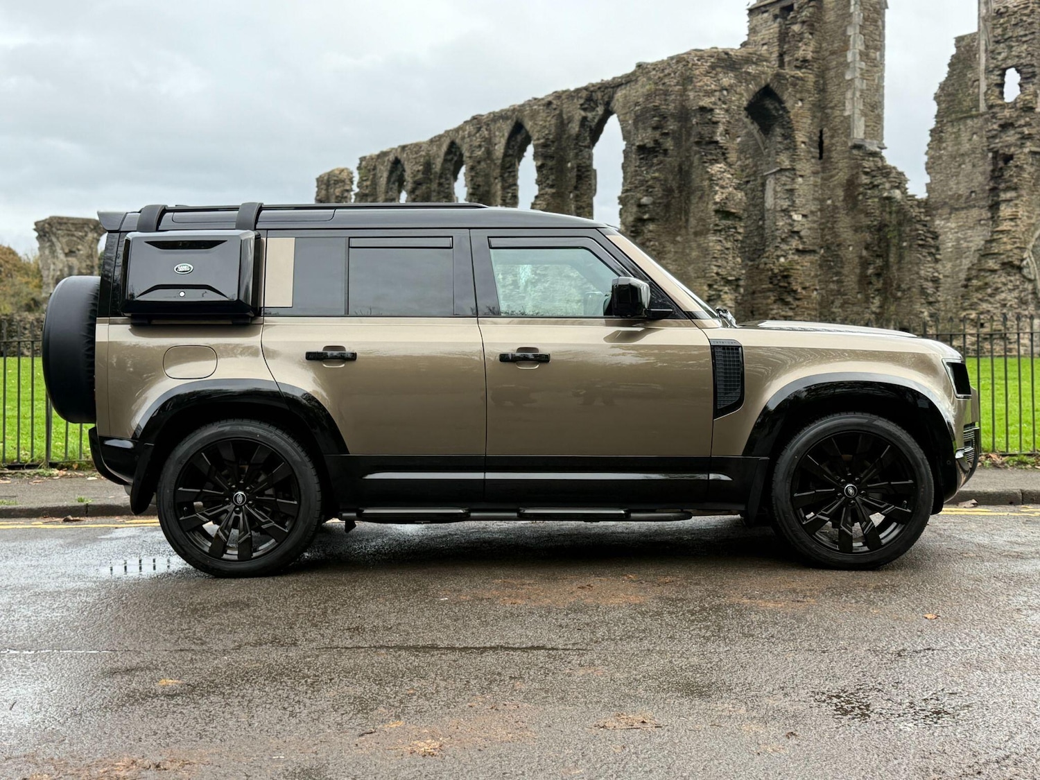 Used Land Rover Defender 2020 for sale - 76561317: Photo 9