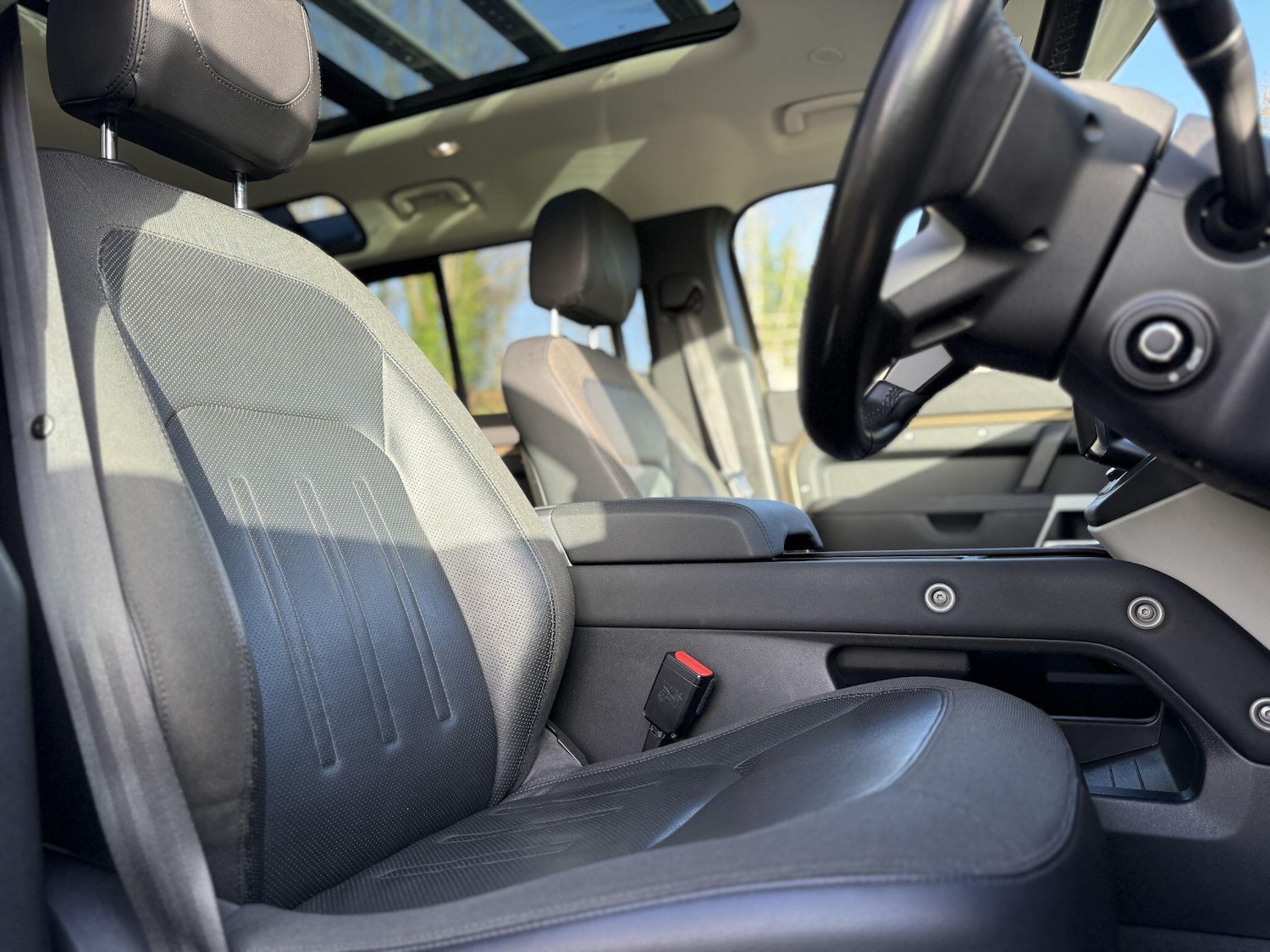 Used Land Rover Defender 2021 for sale - 77015387: Photo 23