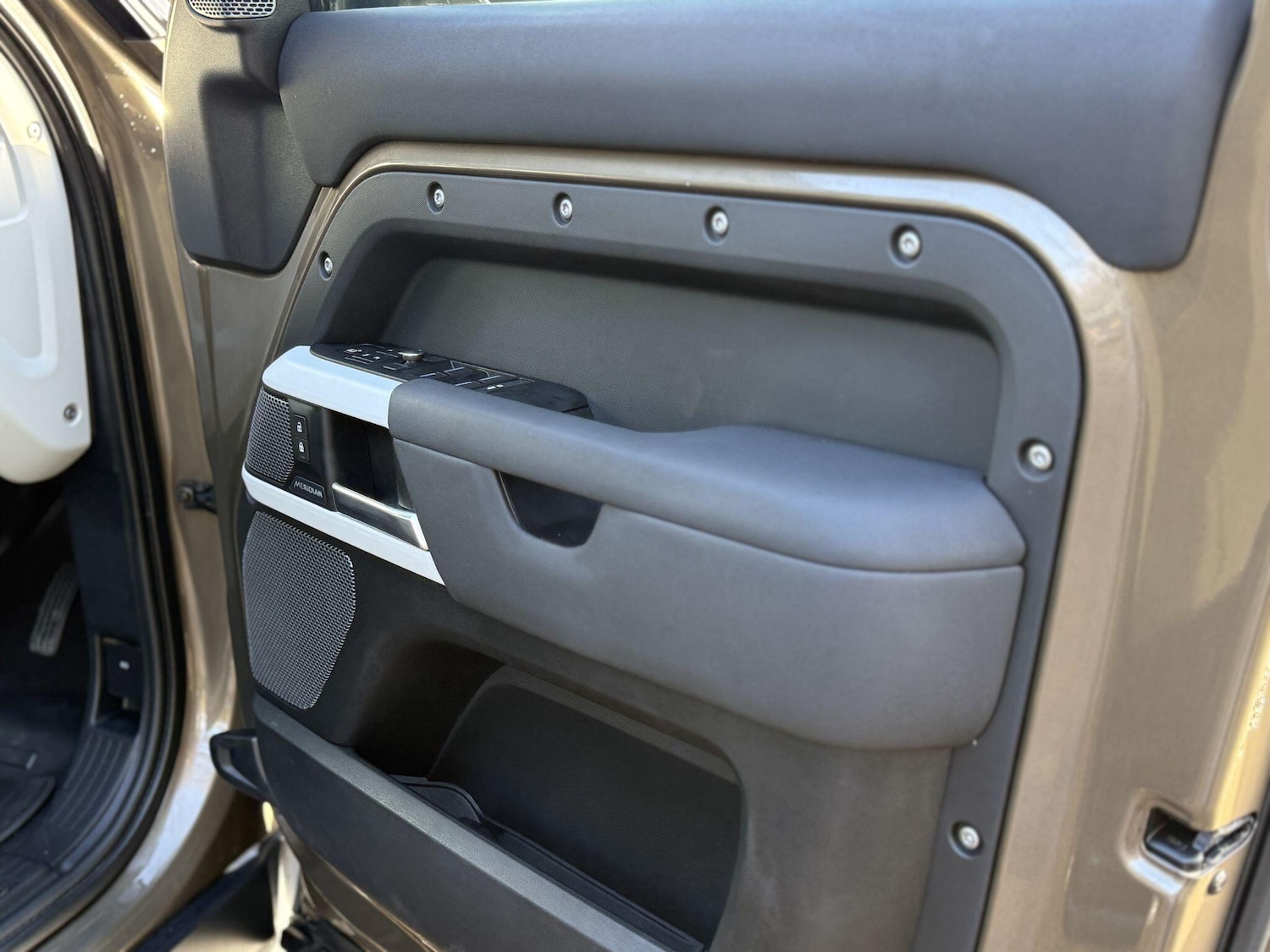 Used Land Rover Defender 2021 for sale - 77015387: Photo 31