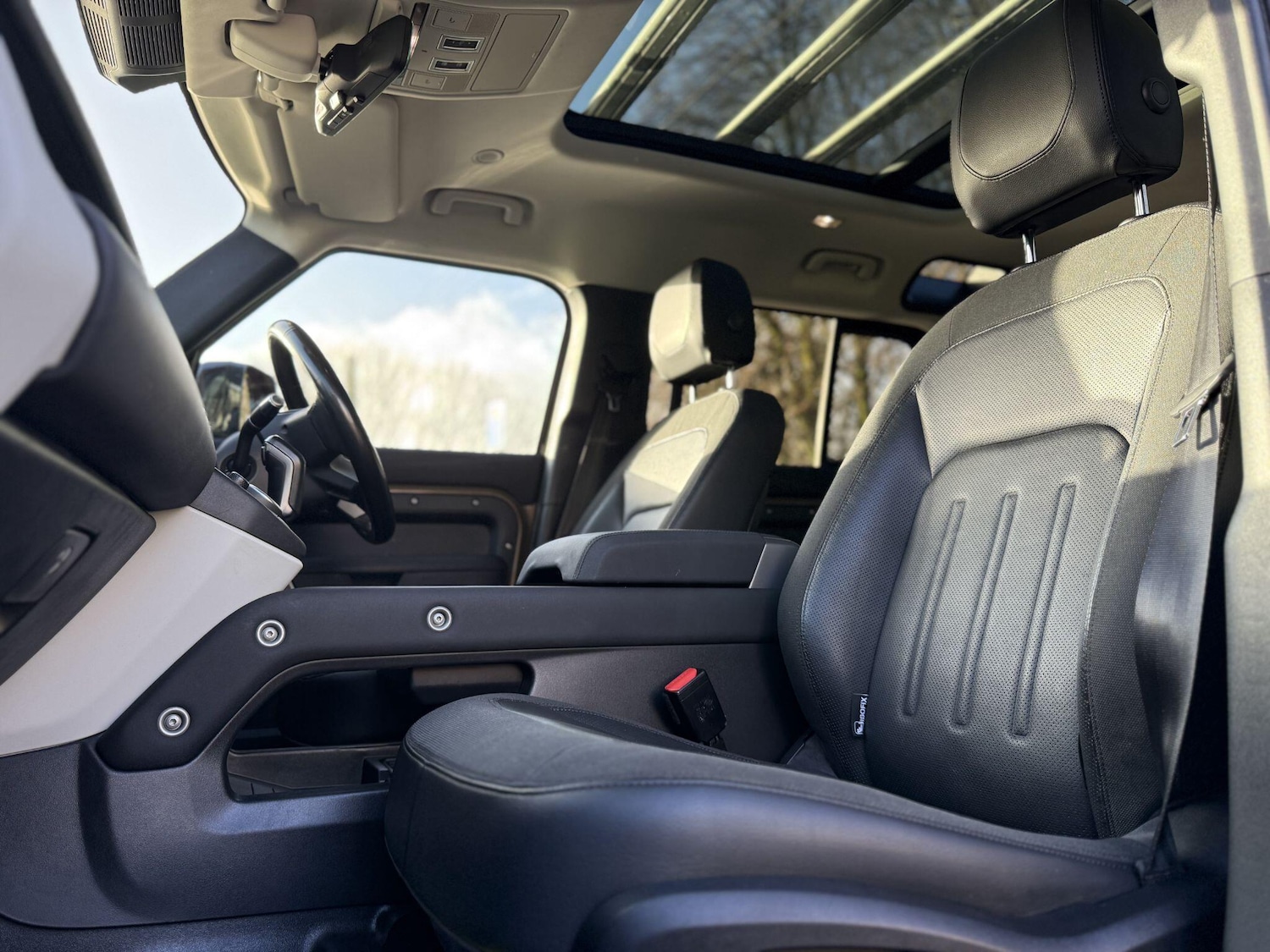 Used Land Rover Defender 2021 for sale - 77015387: Photo 33