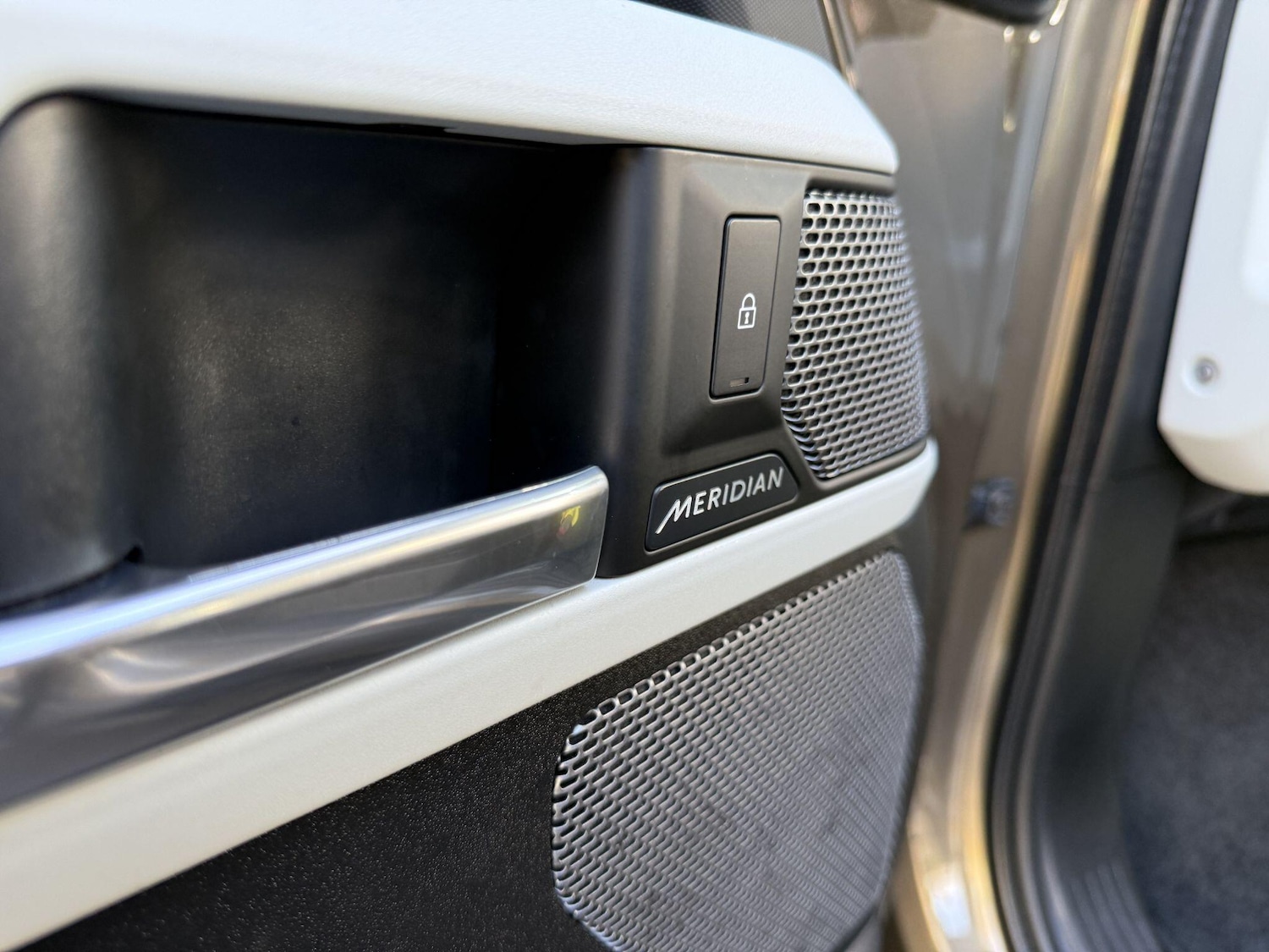 Used Land Rover Defender 2021 for sale - 77015387: Photo 35