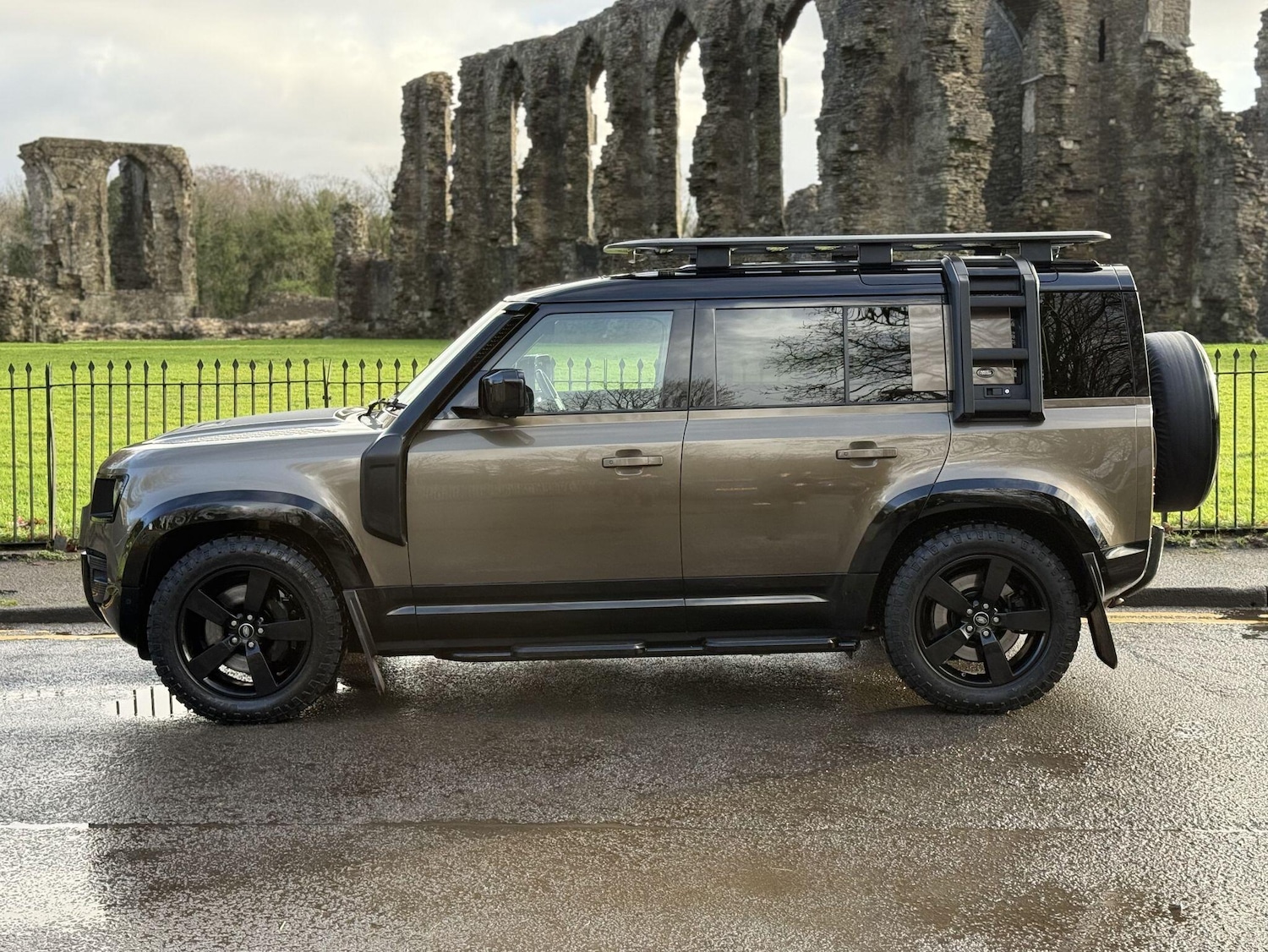 Used Land Rover Defender 2021 for sale - 77015387: Photo 4