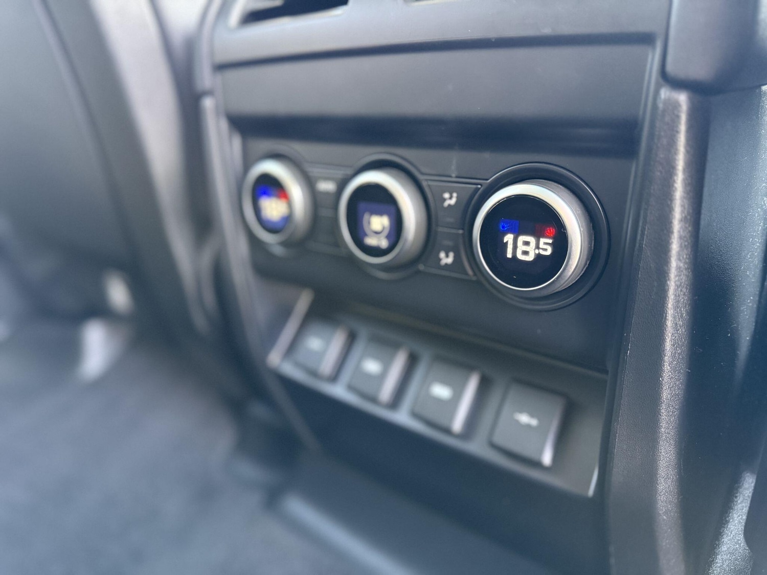 Used Land Rover Defender 2021 for sale - 77015387: Photo 41