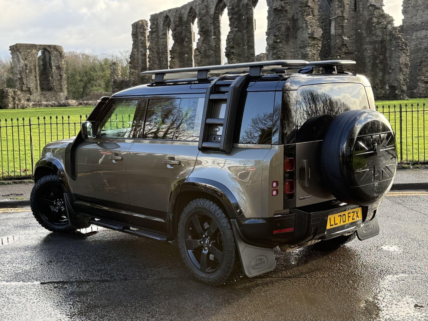 Used Land Rover Defender 2021 for sale - 77015387: Photo 5