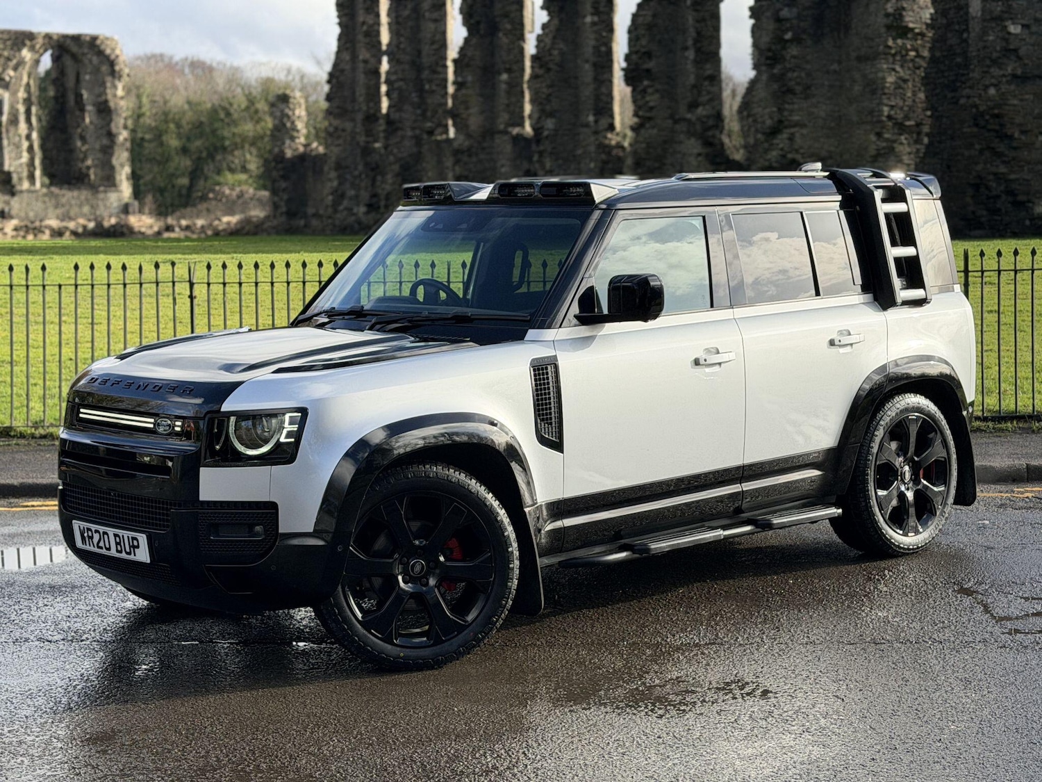 Used Land Rover Defender 2020 for sale - 77305480: Photo 2