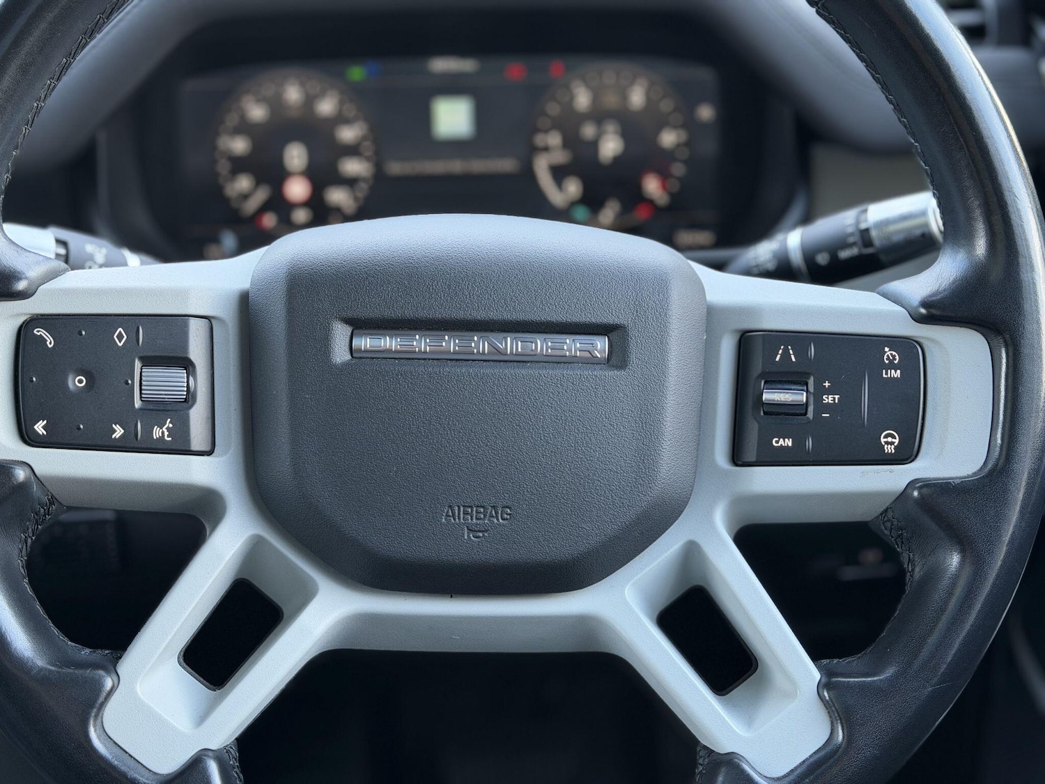 Used Land Rover Defender 2020 for sale - 77305480: Photo 26