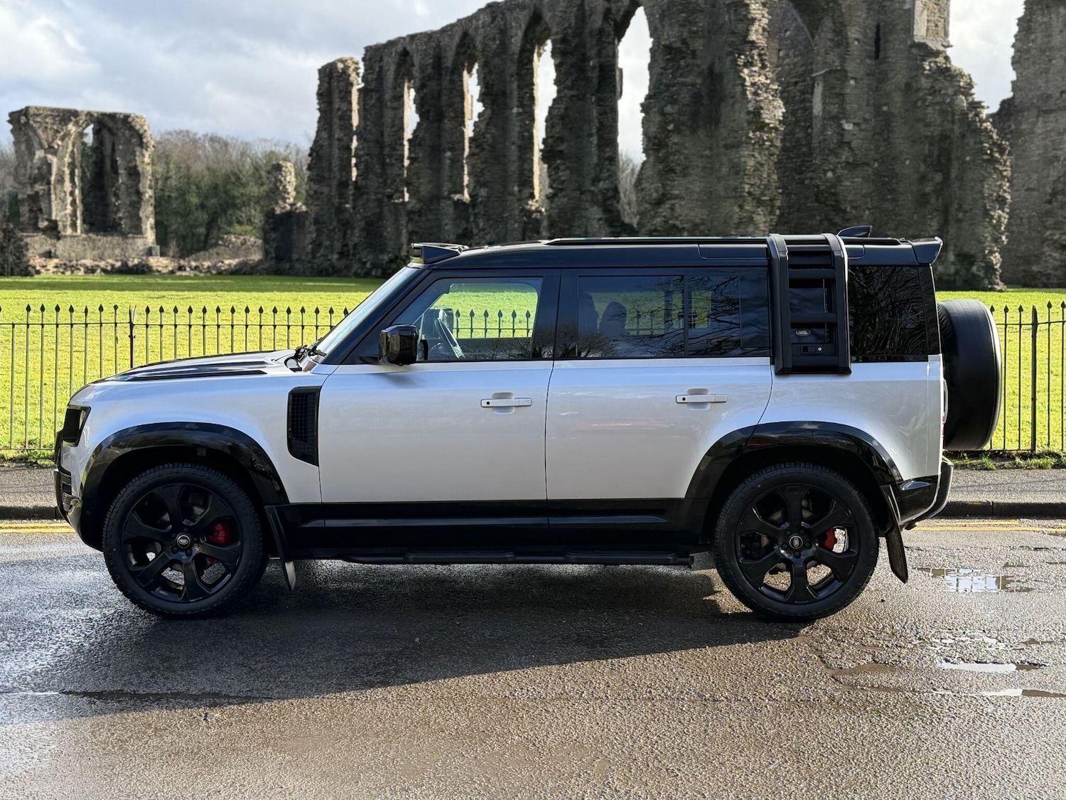 Used Land Rover Defender 2020 for sale - 77305480: Photo 3