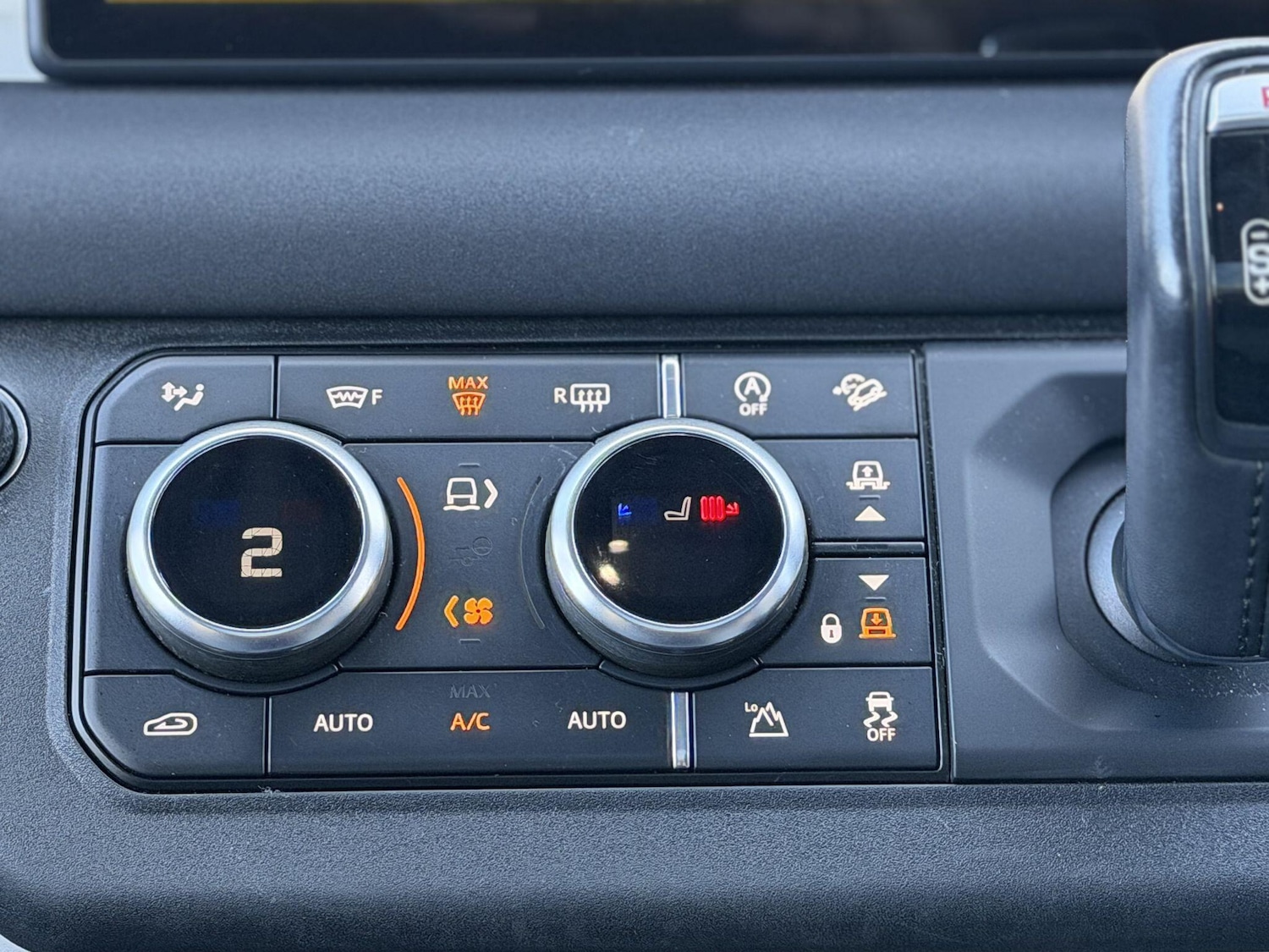 Used Land Rover Defender 2020 for sale - 77305480: Photo 31