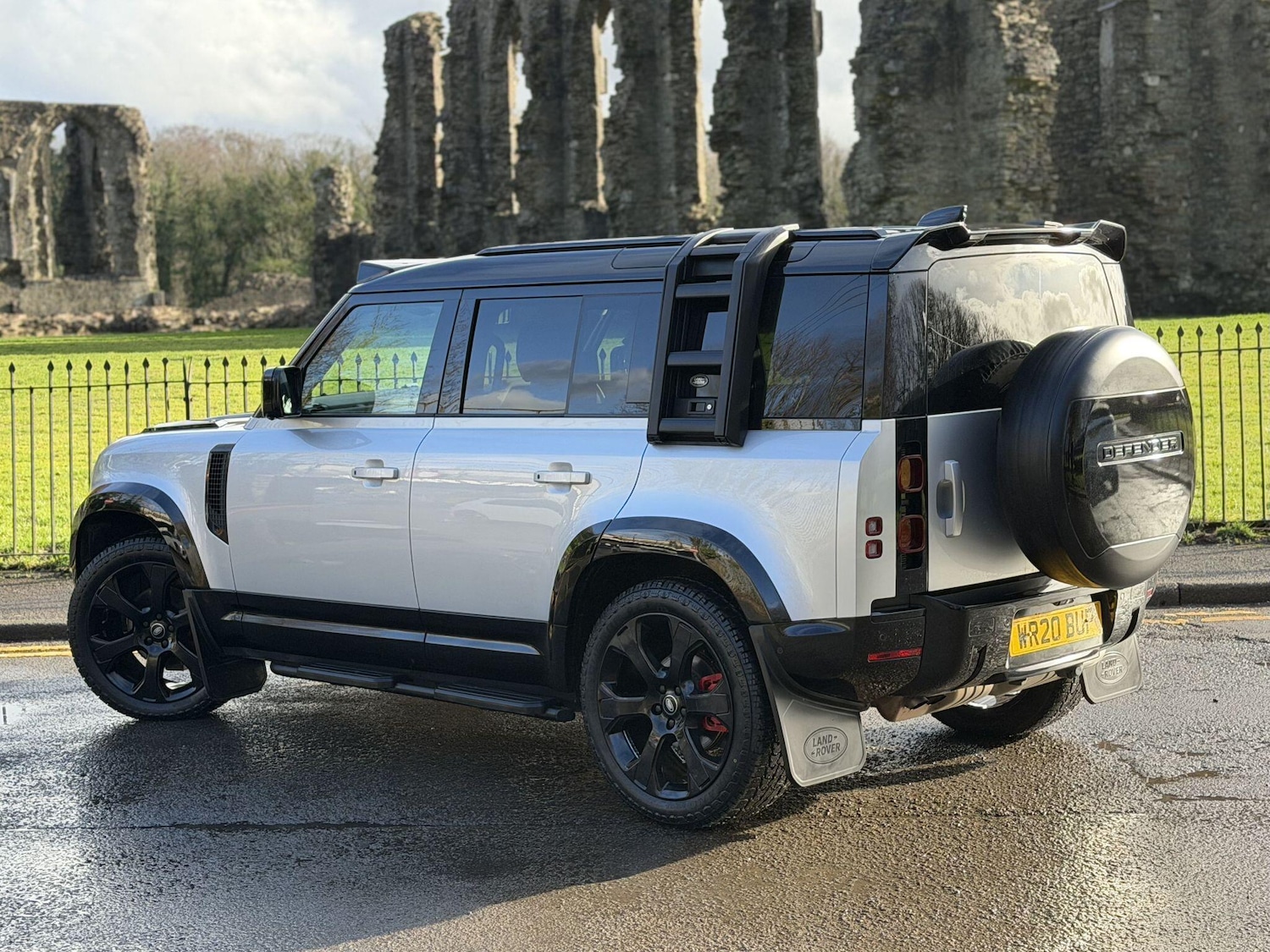 Used Land Rover Defender 2020 for sale - 77305480: Photo 4