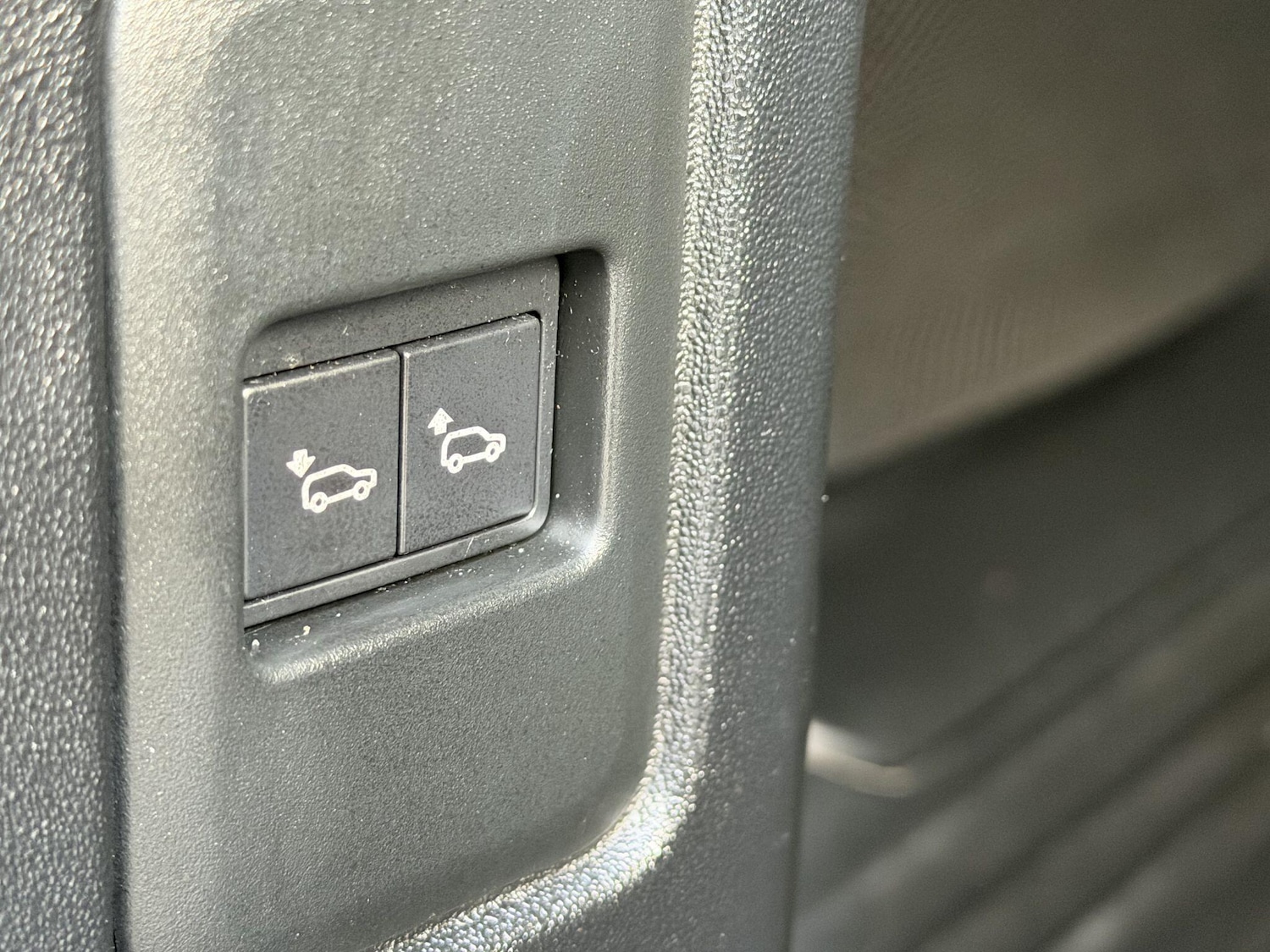 Used Land Rover Defender 2020 for sale - 77305480: Photo 43