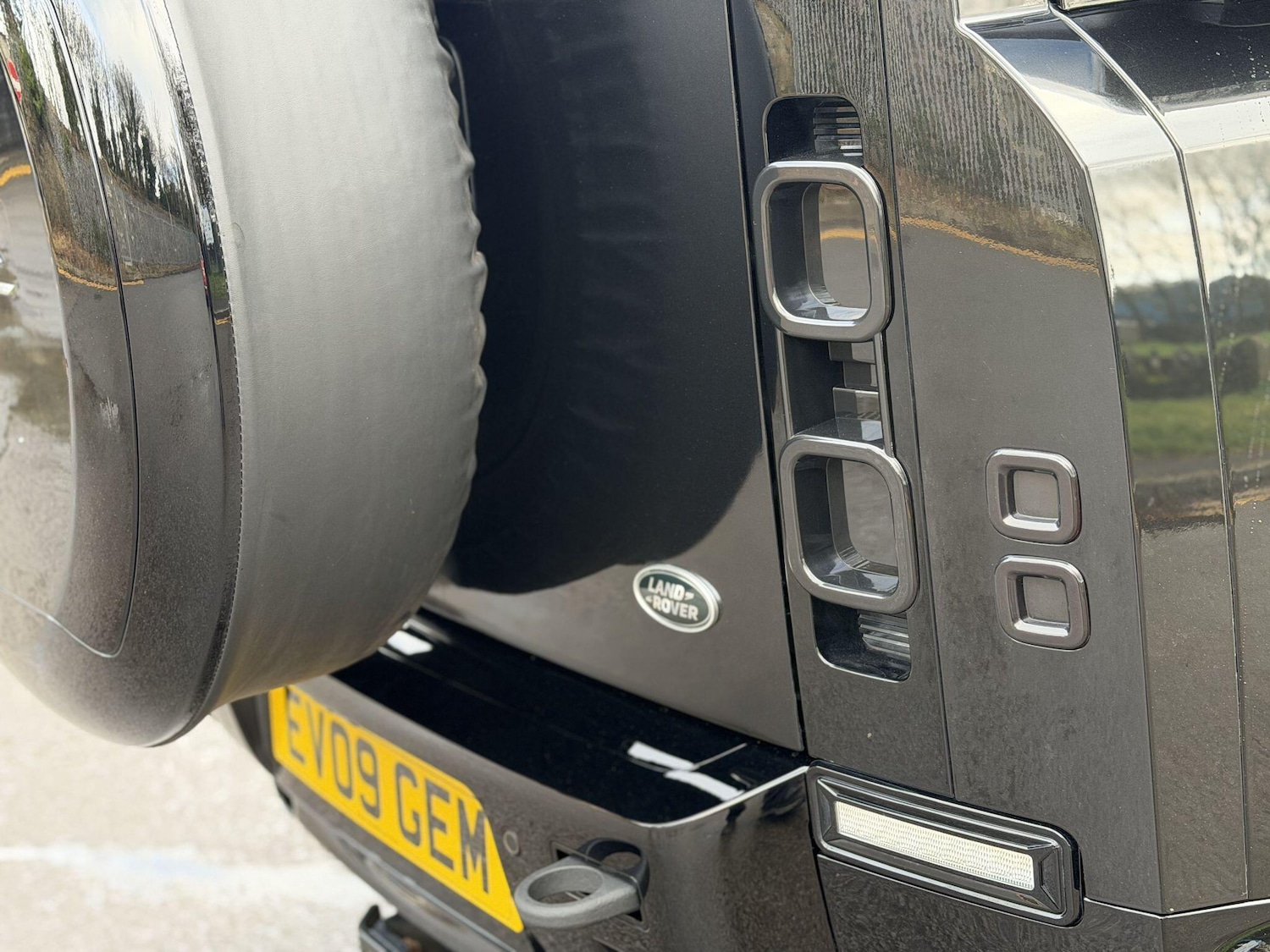 Used Land Rover Defender 110 for sale - 77550123: Photo 16