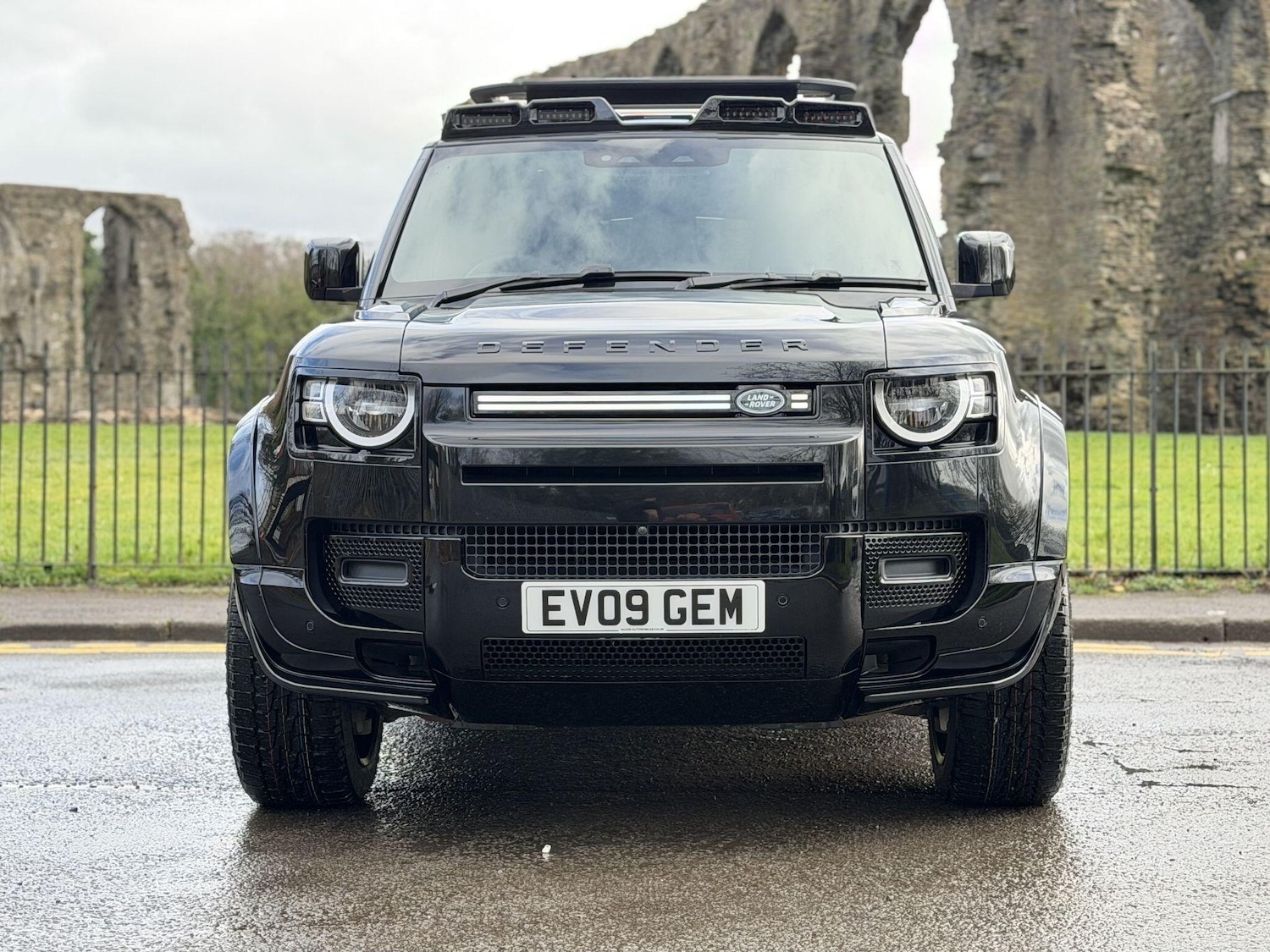 Used Land Rover Defender 110 for sale - 77550123: Photo 2