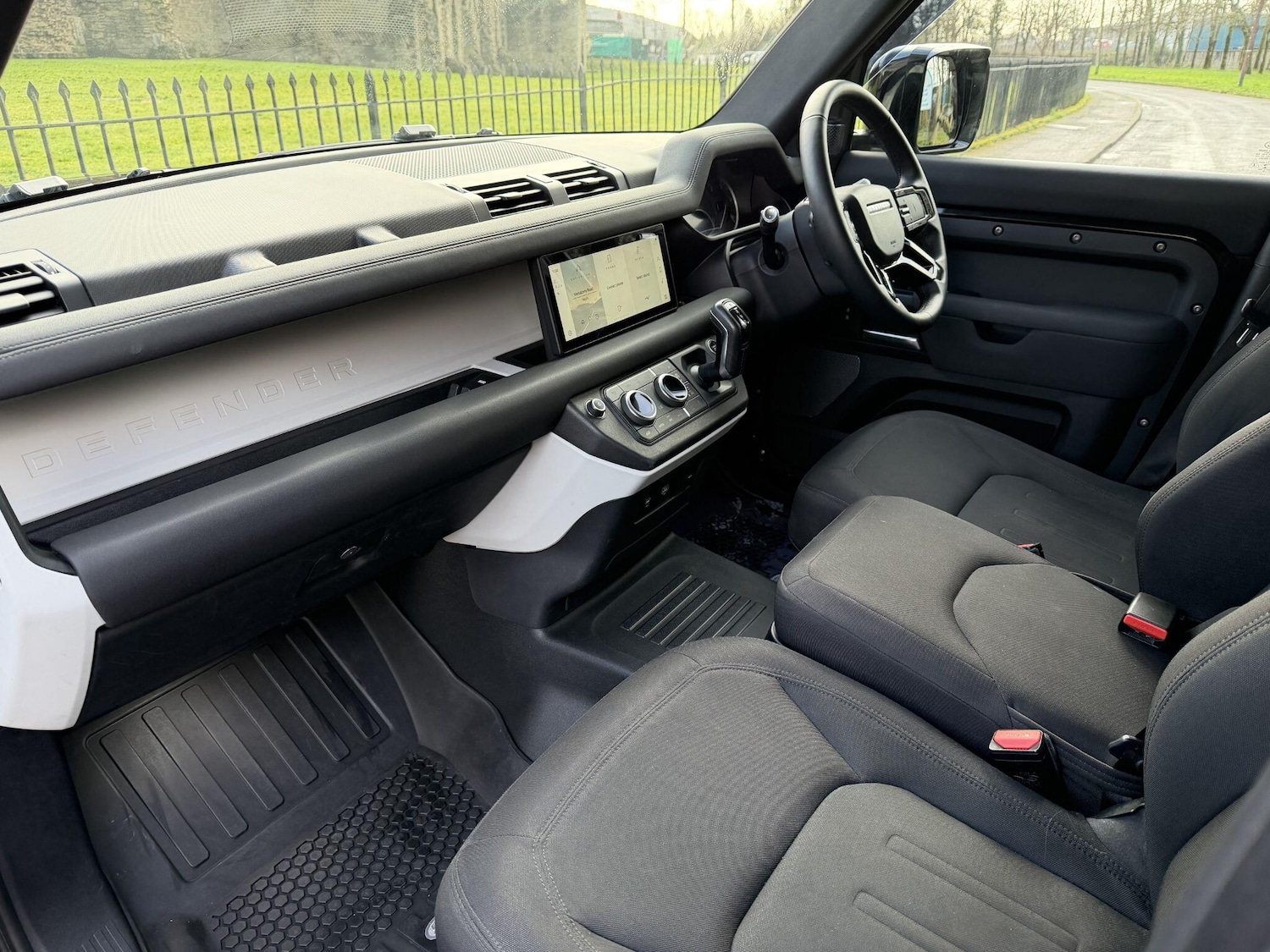 Used Land Rover Defender 110 for sale - 77550123: Photo 27