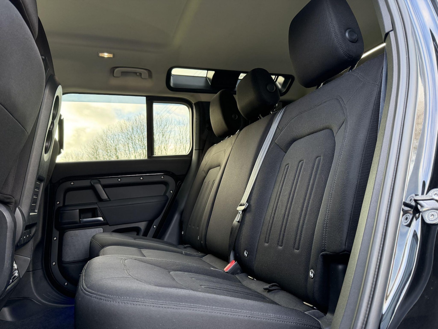 Used Land Rover Defender 110 for sale - 77550123: Photo 31