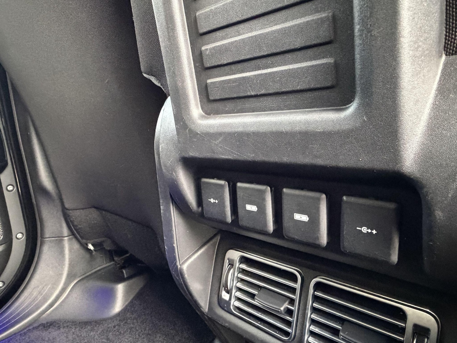 Used Land Rover Defender 110 for sale - 77550123: Photo 33