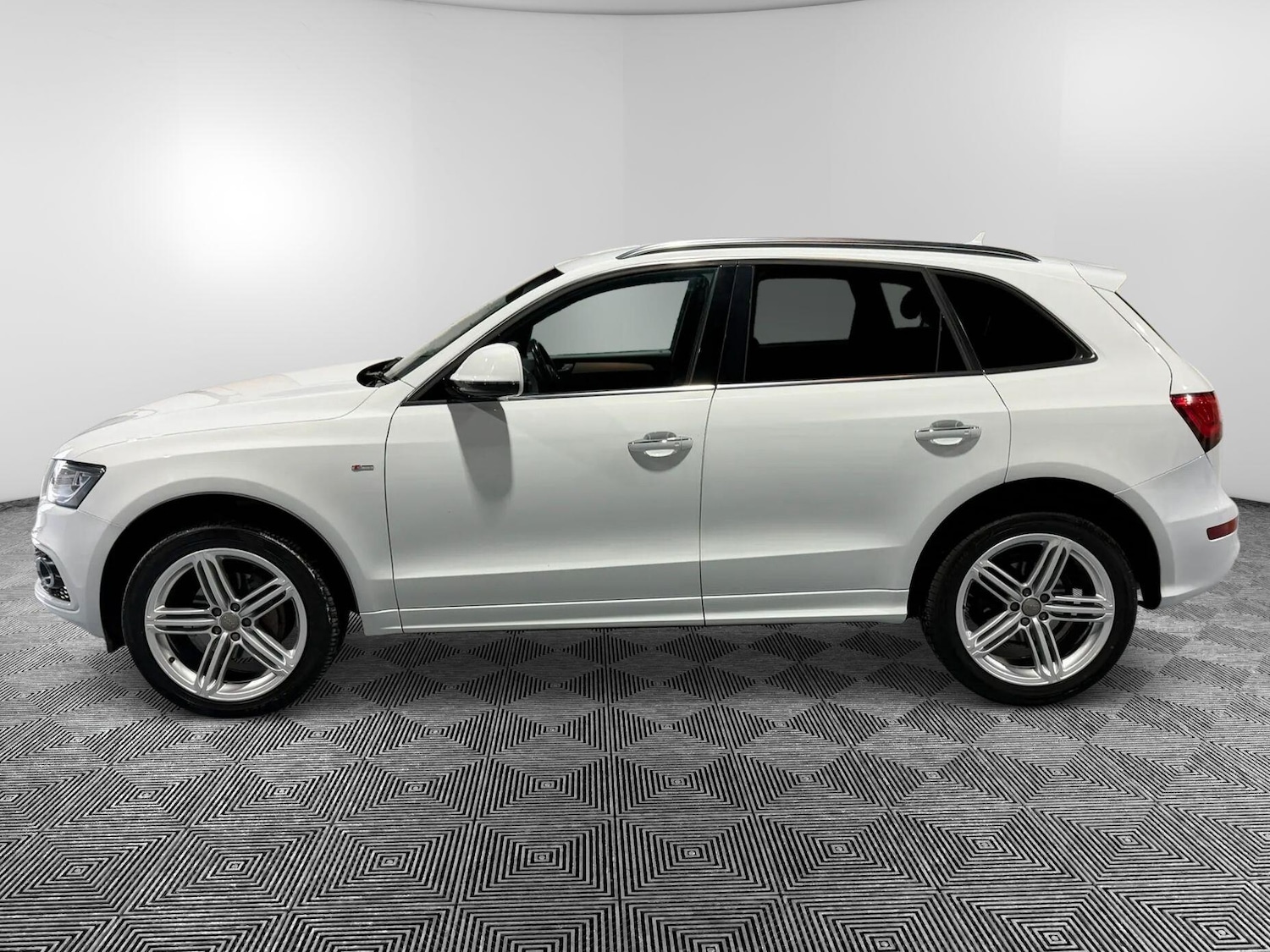 Used Audi Q5 2016 for sale - 77574720: Photo 4
