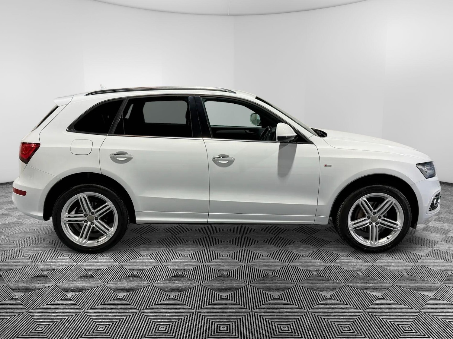 Used Audi Q5 2016 for sale - 77574720: Photo 8