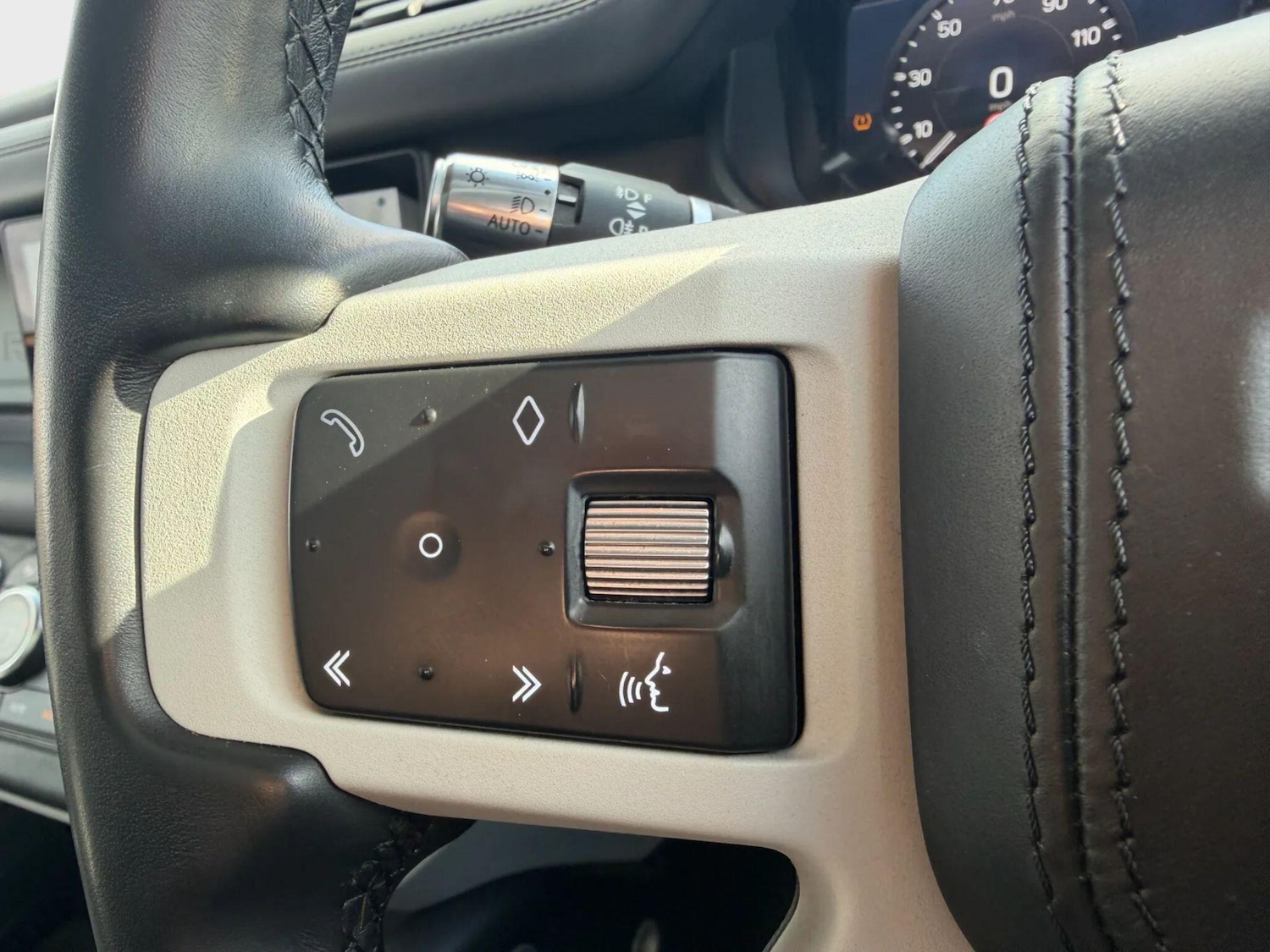 Used Land Rover Defender 2020 for sale - 78086630: Photo 44