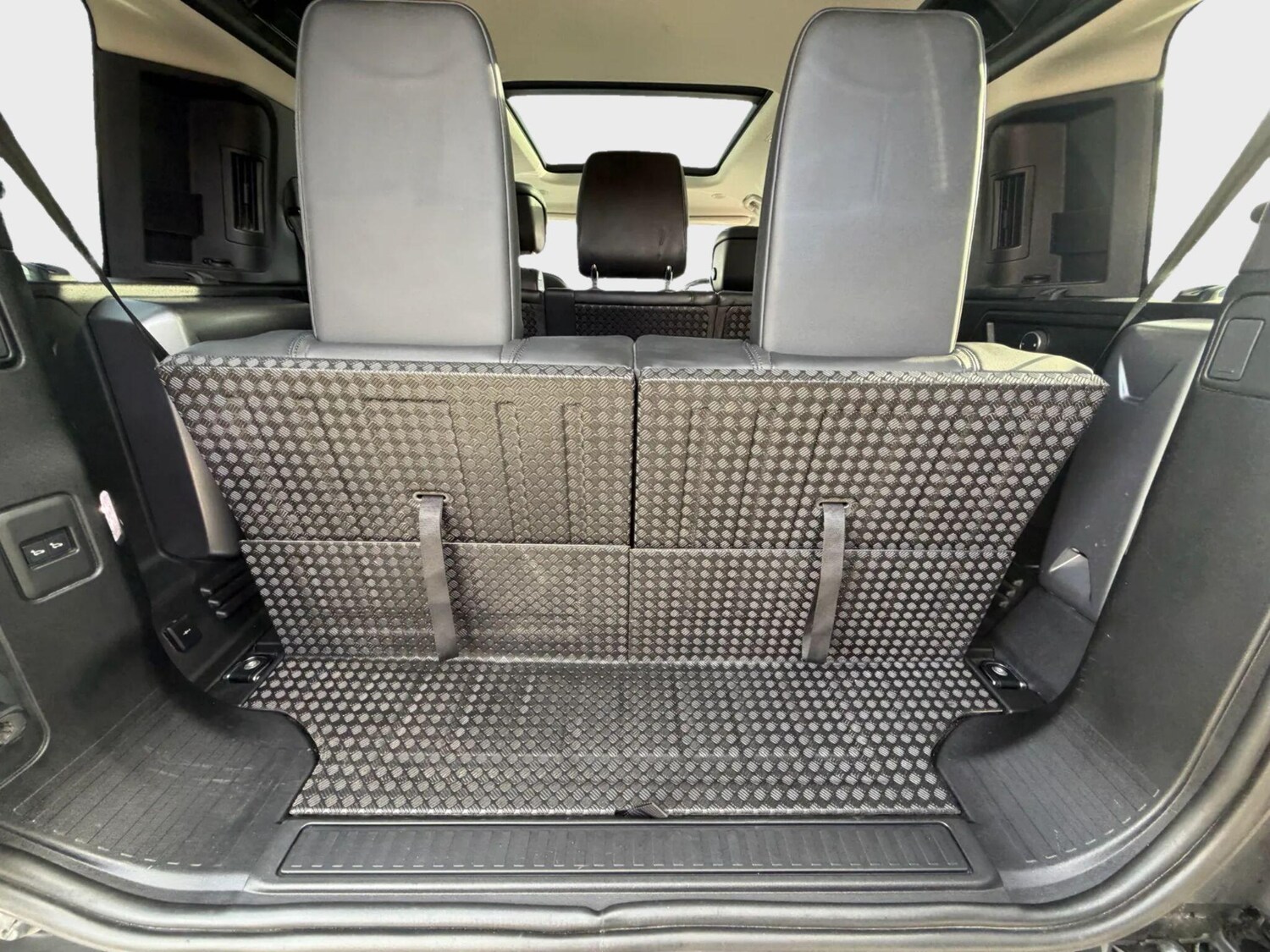 Used Land Rover Defender 2020 for sale - 78086630: Photo 73