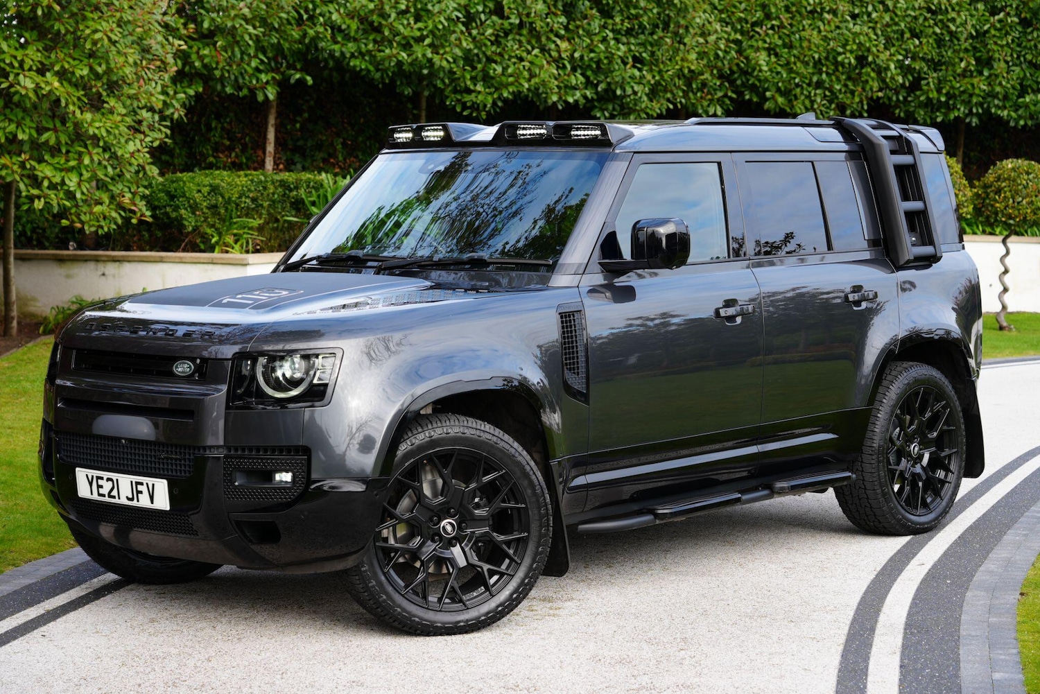 Used Land Rover Defender 110 2021 for sale - 76325895: Photo 1