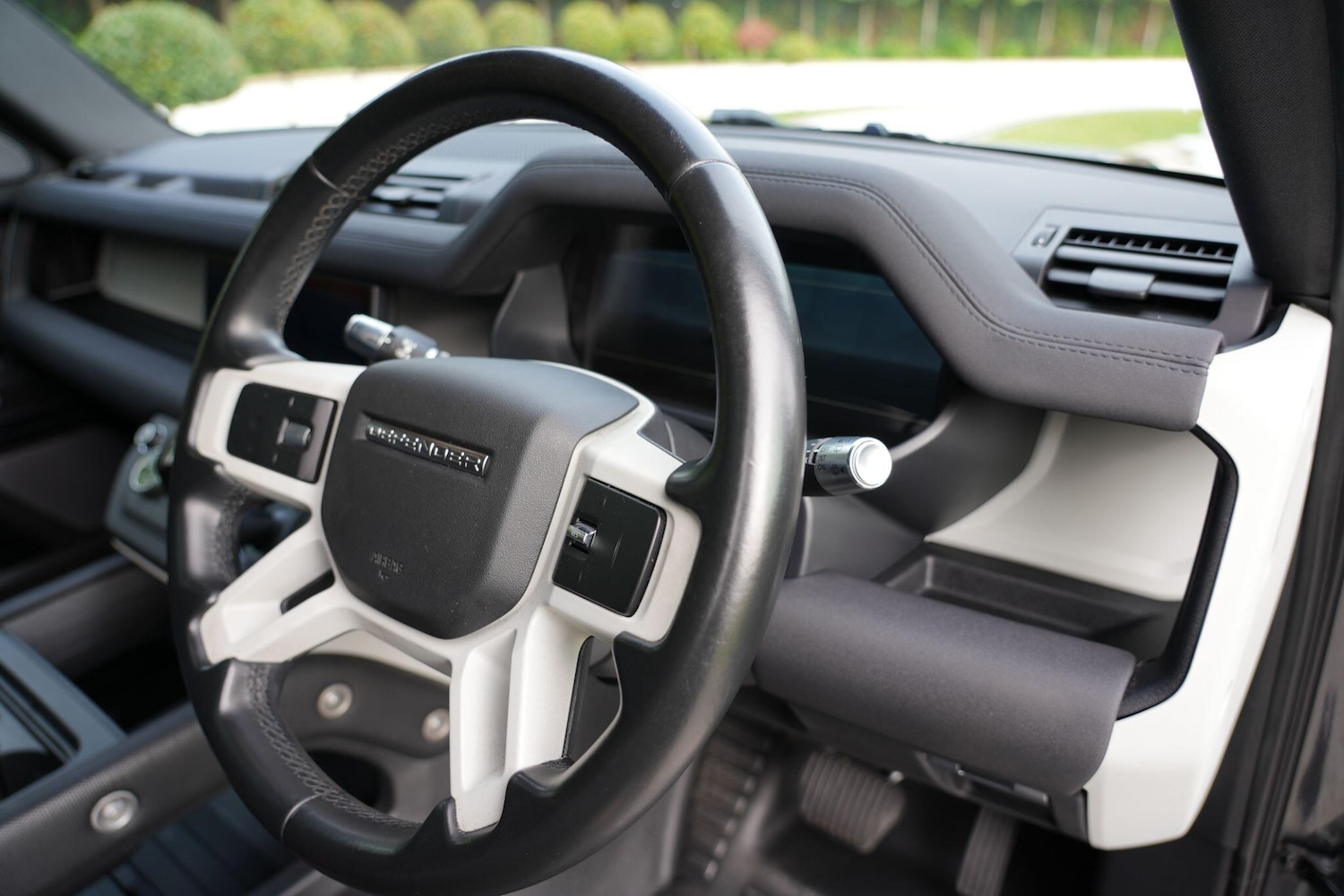 Used Land Rover Defender 110 2021 for sale - 76325895: Photo 25