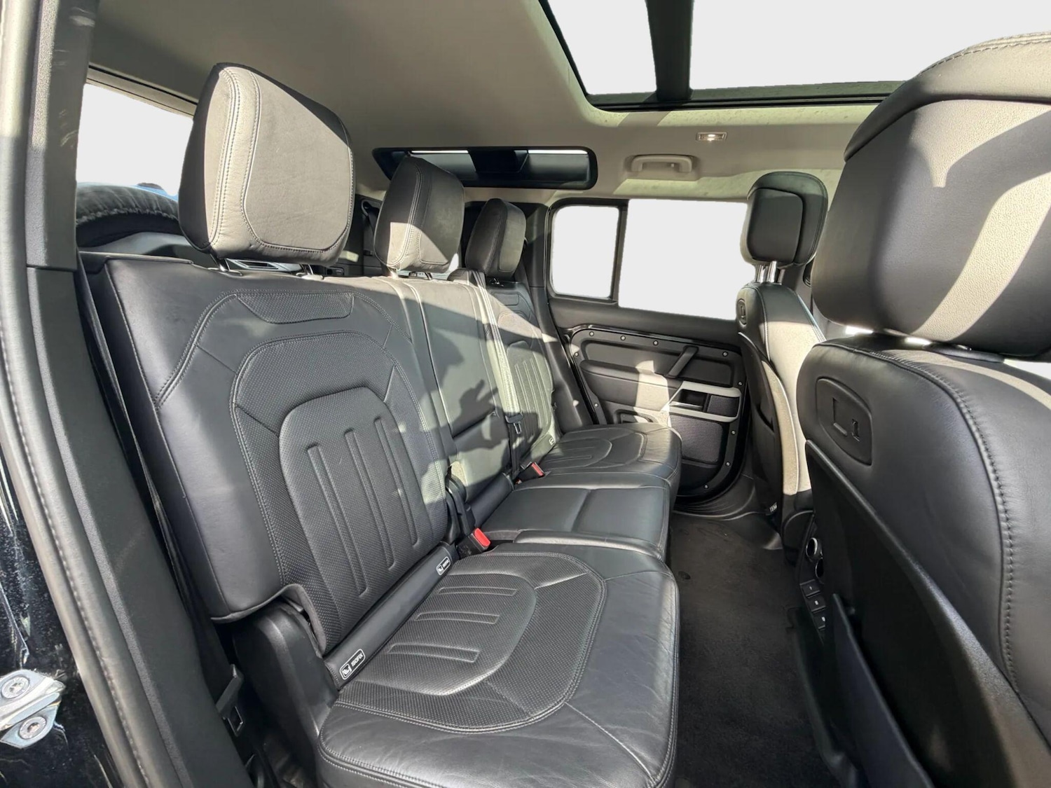 Used Land Rover Defender 2020 for sale - 77909419: Photo 15